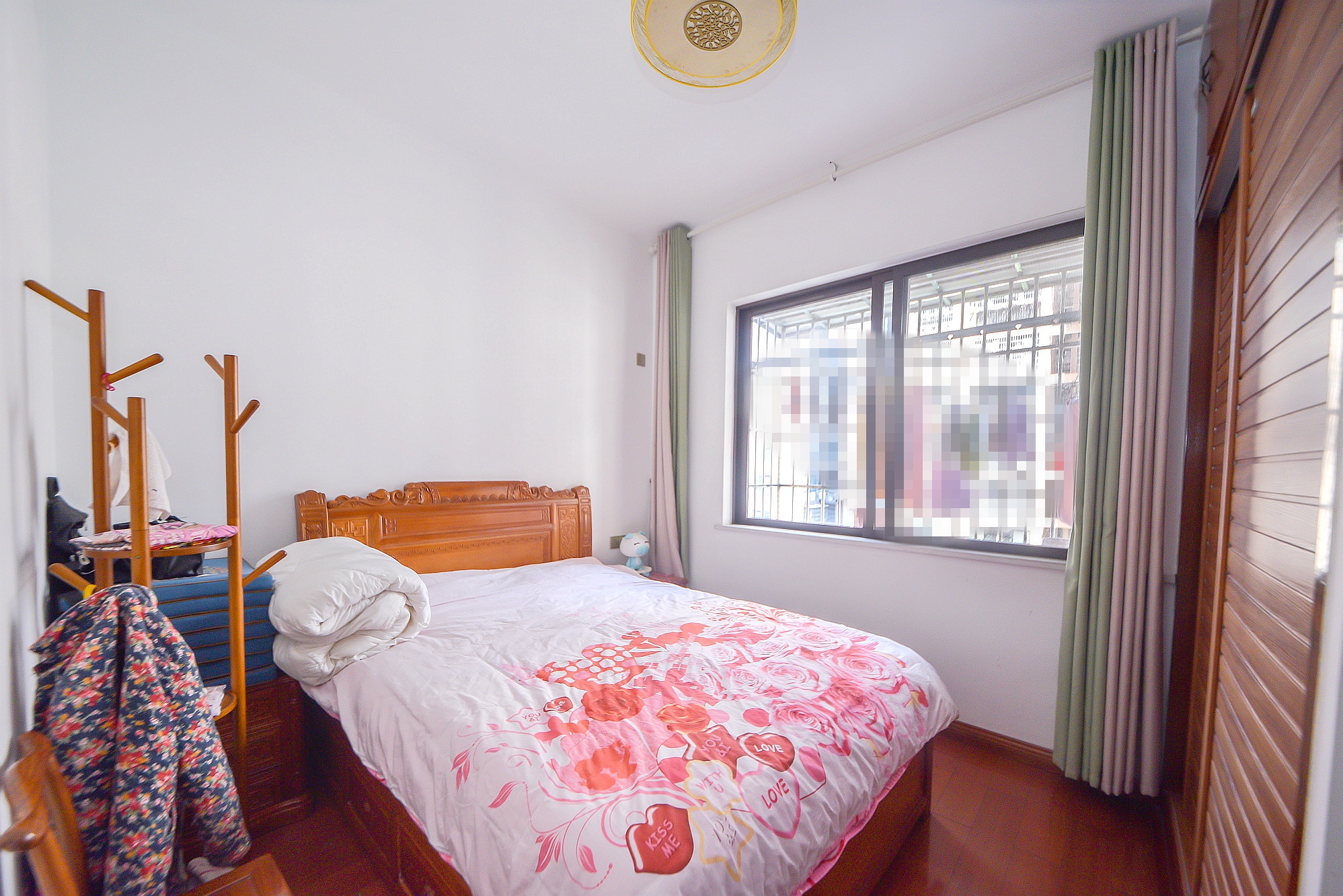 芒果天地(芒果雅苑)  4室2厅2卫    168.0万卧室