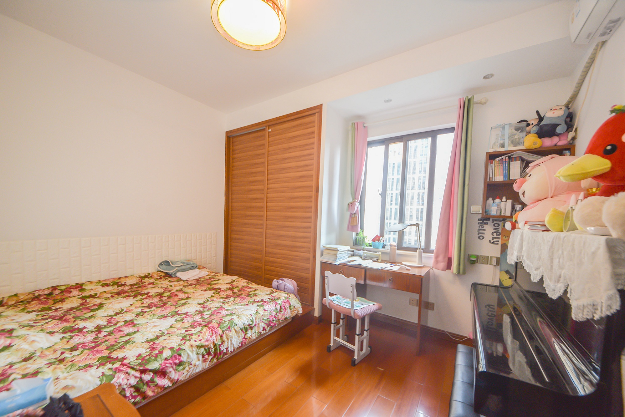 芒果天地(芒果雅苑)  4室2厅2卫    168.0万卧室