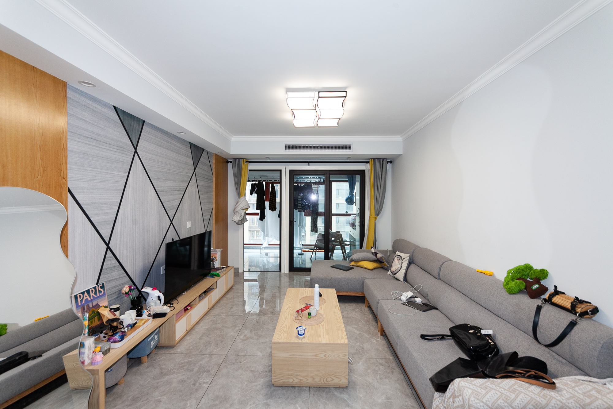 时代倾城三期 2室2厅1卫 91.8万 时代倾城三期 2室2厅1卫 91.8万客厅