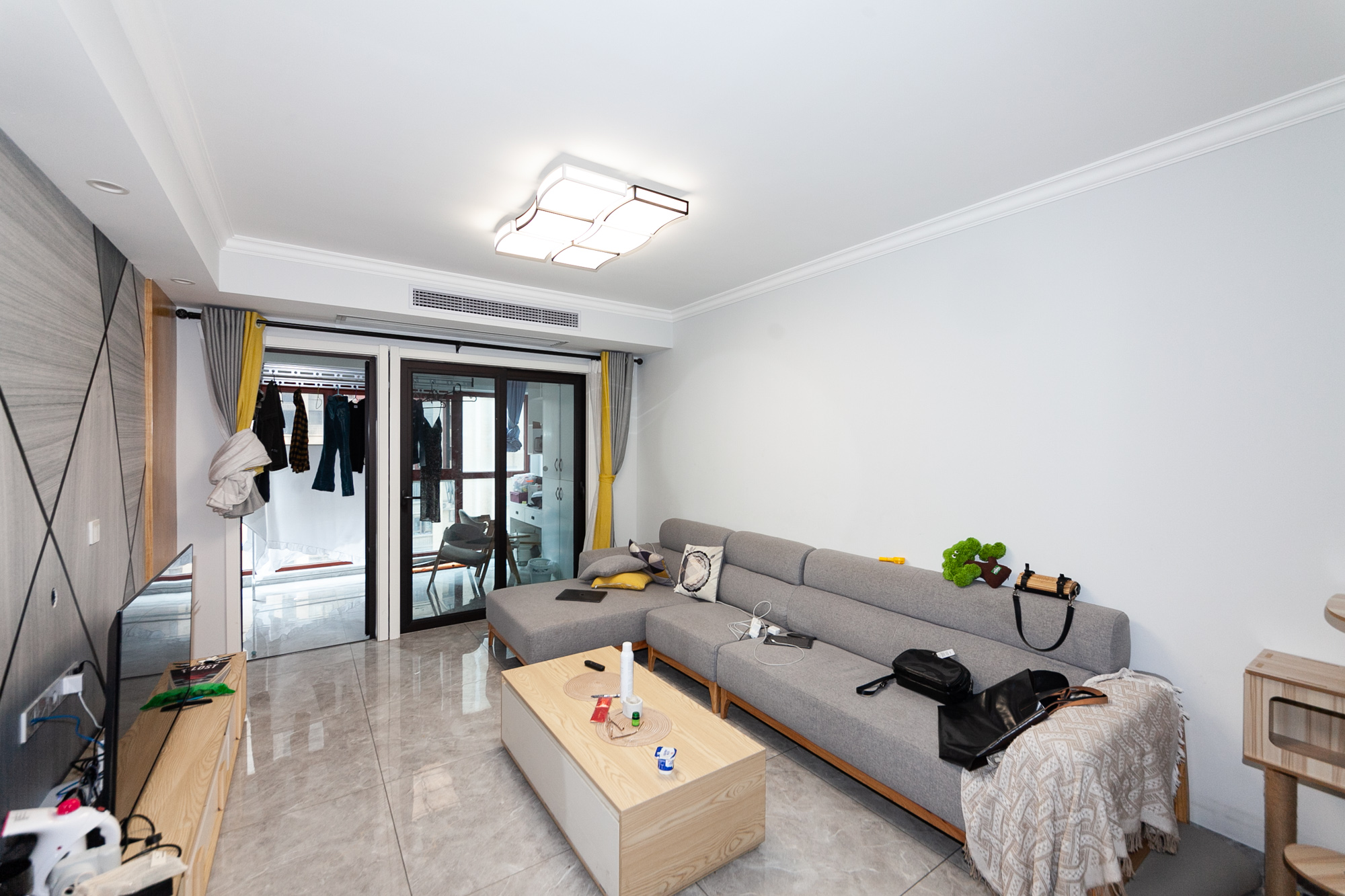 时代倾城三期 2室2厅1卫 91.8万 时代倾城三期 2室2厅1卫 91.8万客厅