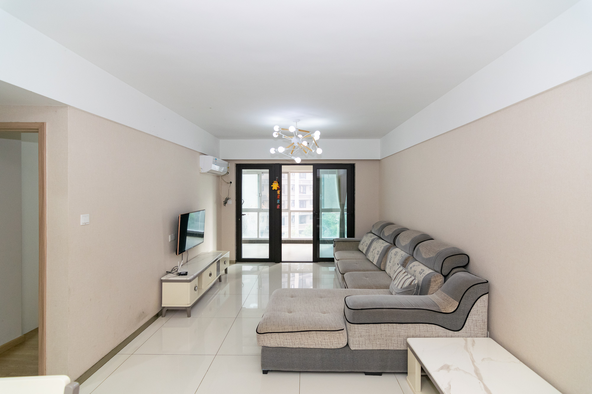 时代倾城三期 2室2厅1卫 80.0万 时代倾城三期 2室2厅1卫 80.0万客厅