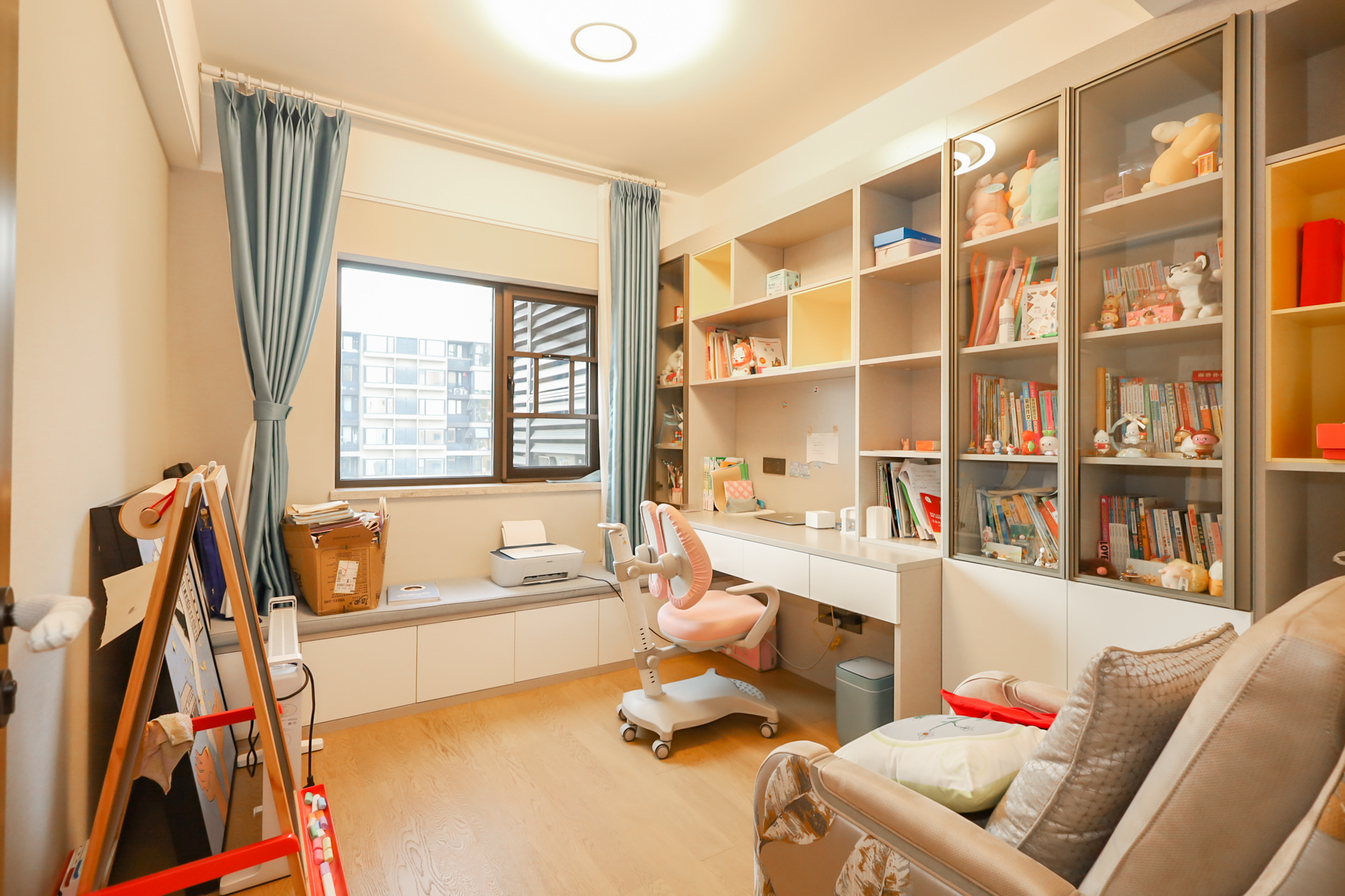 万科里金域国际  4室2厅2卫    318.0万卧室