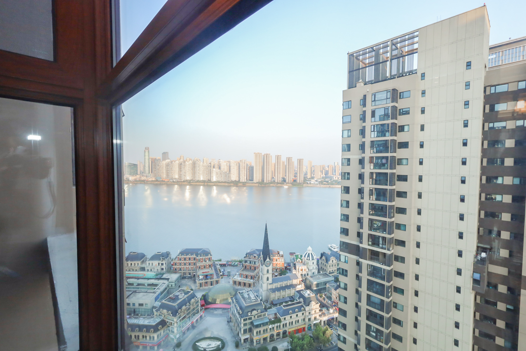 万科里金域国际  4室2厅2卫    318.0万阳台