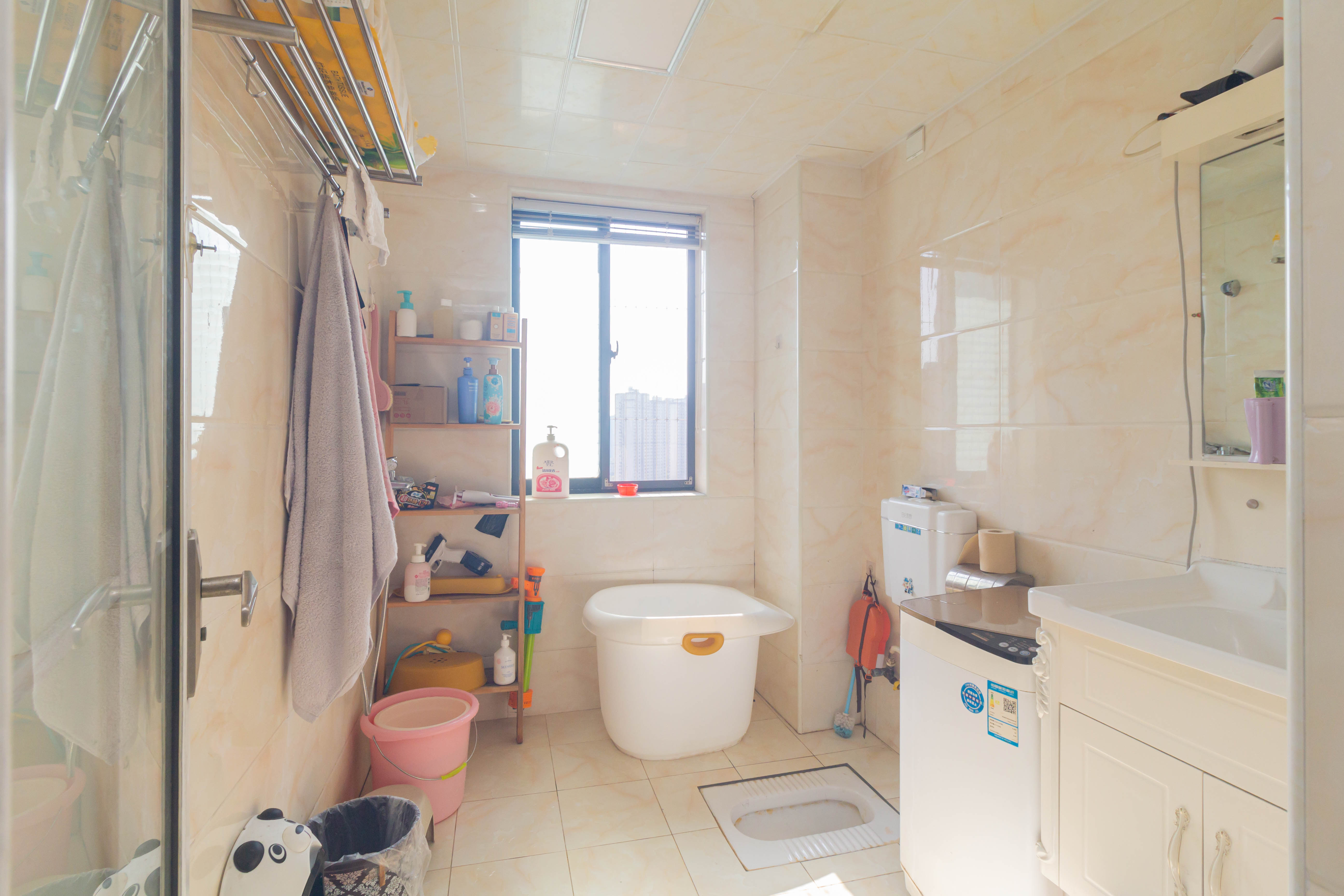 康桥长郡 4室2厅2卫 90.0万 康桥长郡 4室2厅2卫 90.0万卫生间