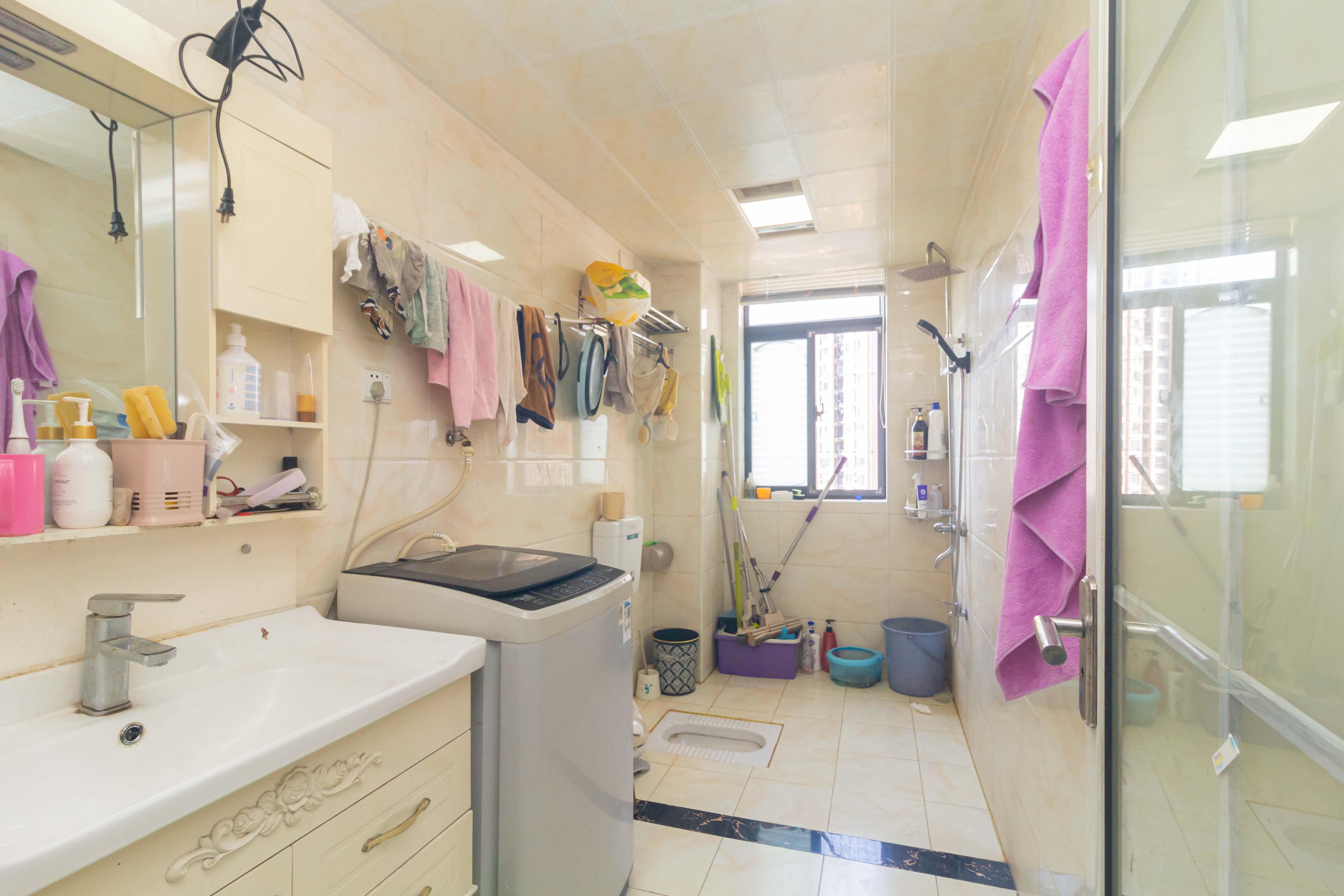 康桥长郡 4室2厅2卫 90.0万 康桥长郡 4室2厅2卫 90.0万卫生间