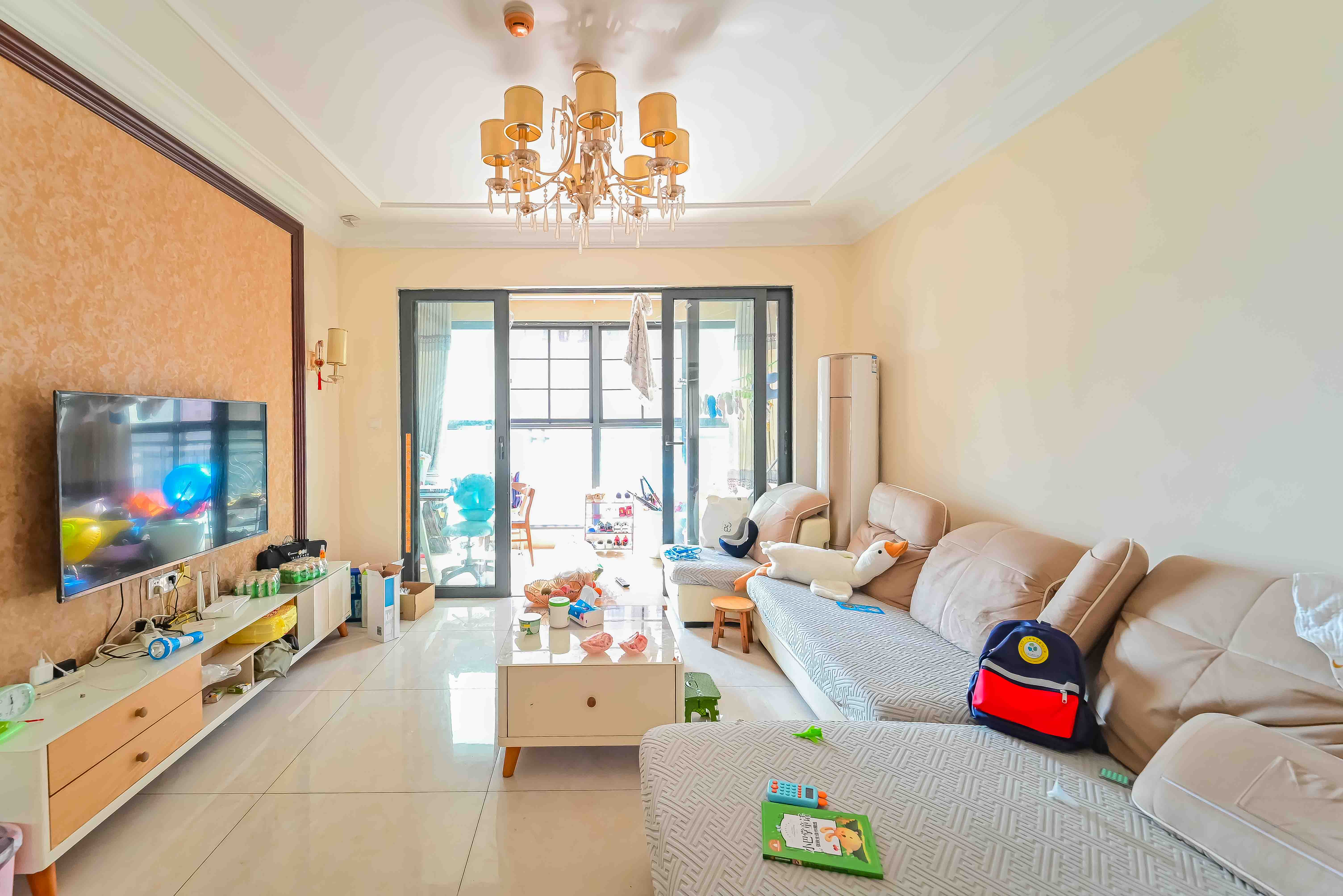 恒大国际广场 3室2厅1厨1卫 135.00万