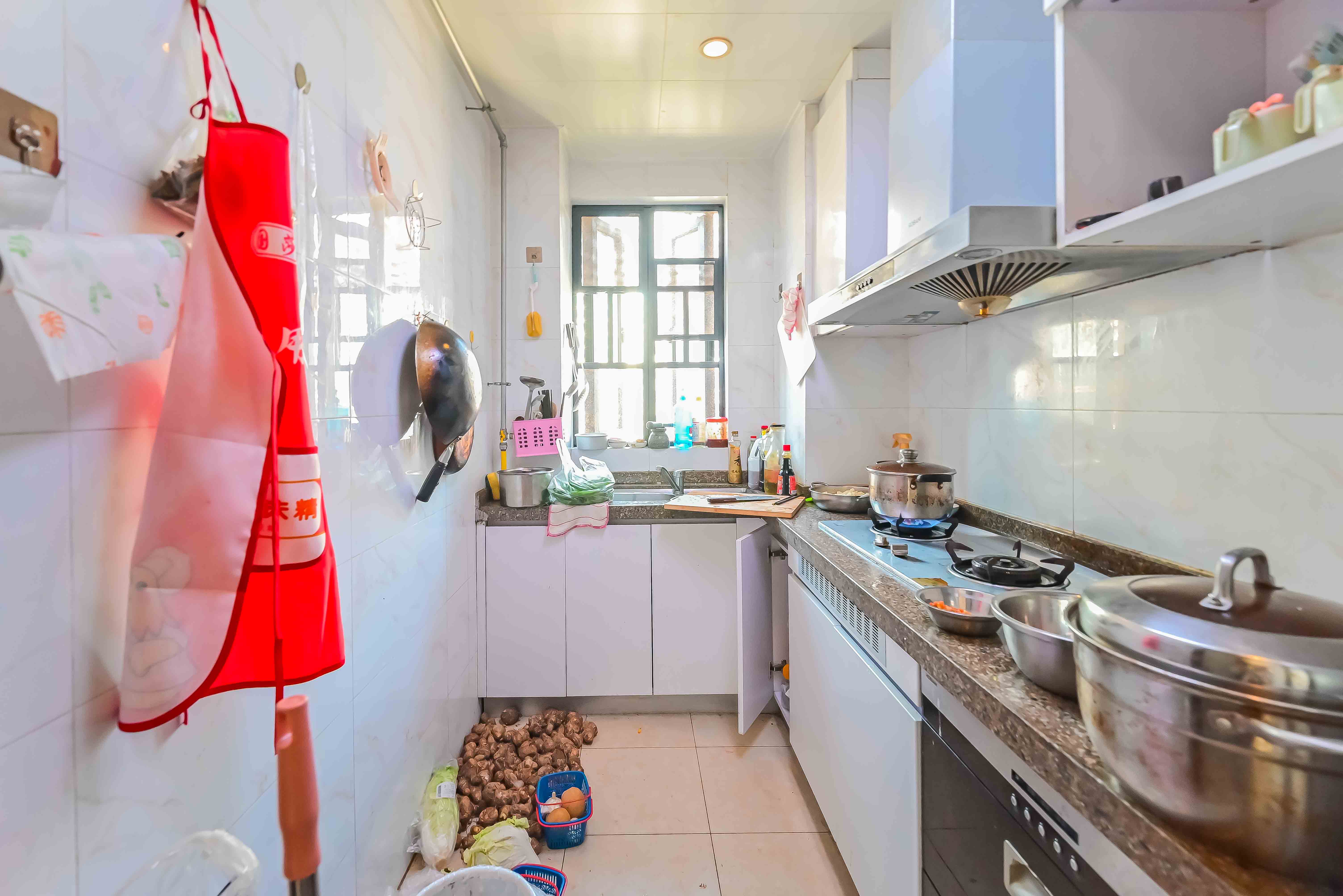 恒大国际广场  3室2厅1卫    135.0万厨房