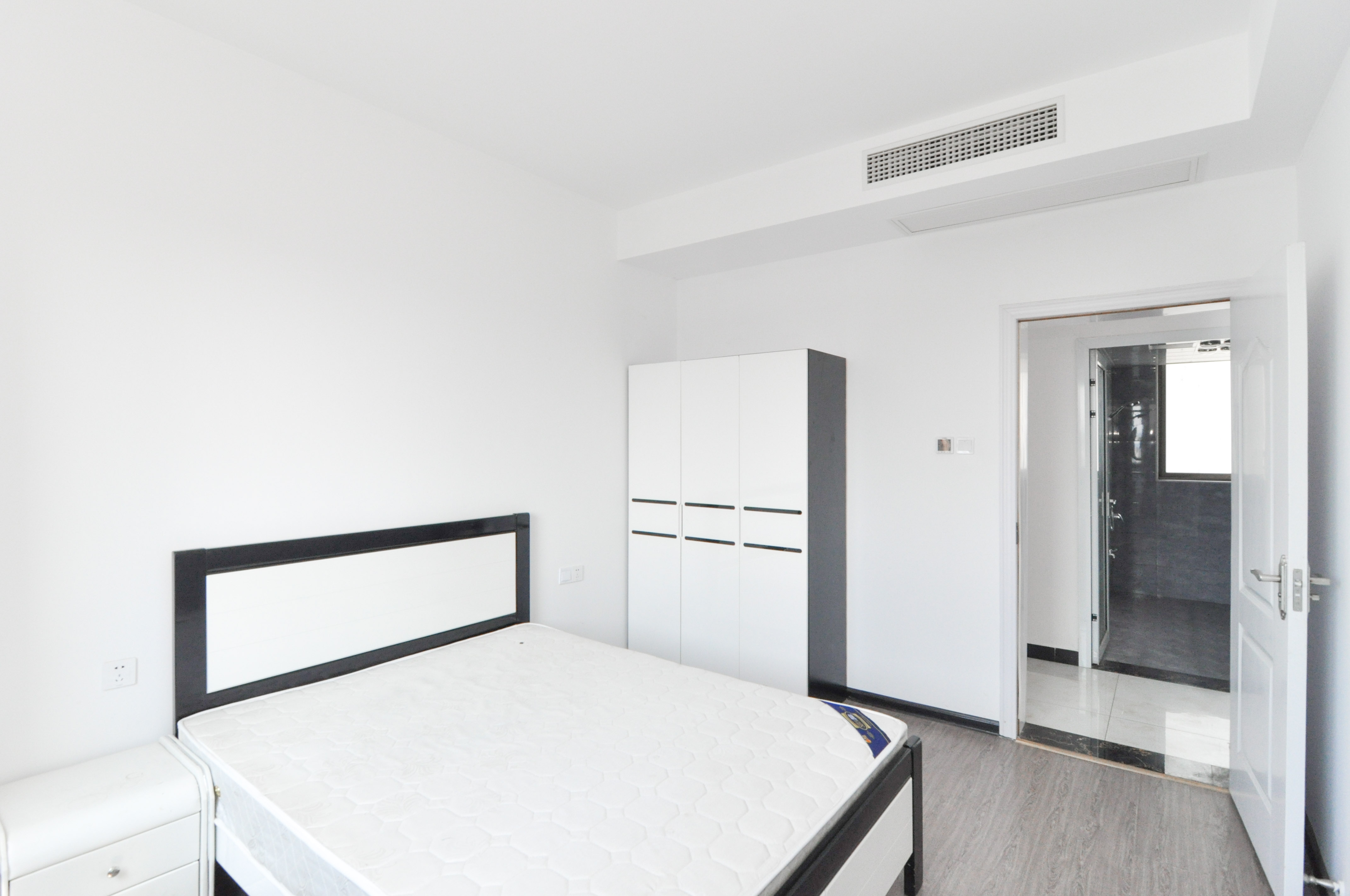 梅溪湖金茂湾  4室2厅2卫    180.0万 梅溪湖金茂湾  4室2厅2卫    180.0万其他