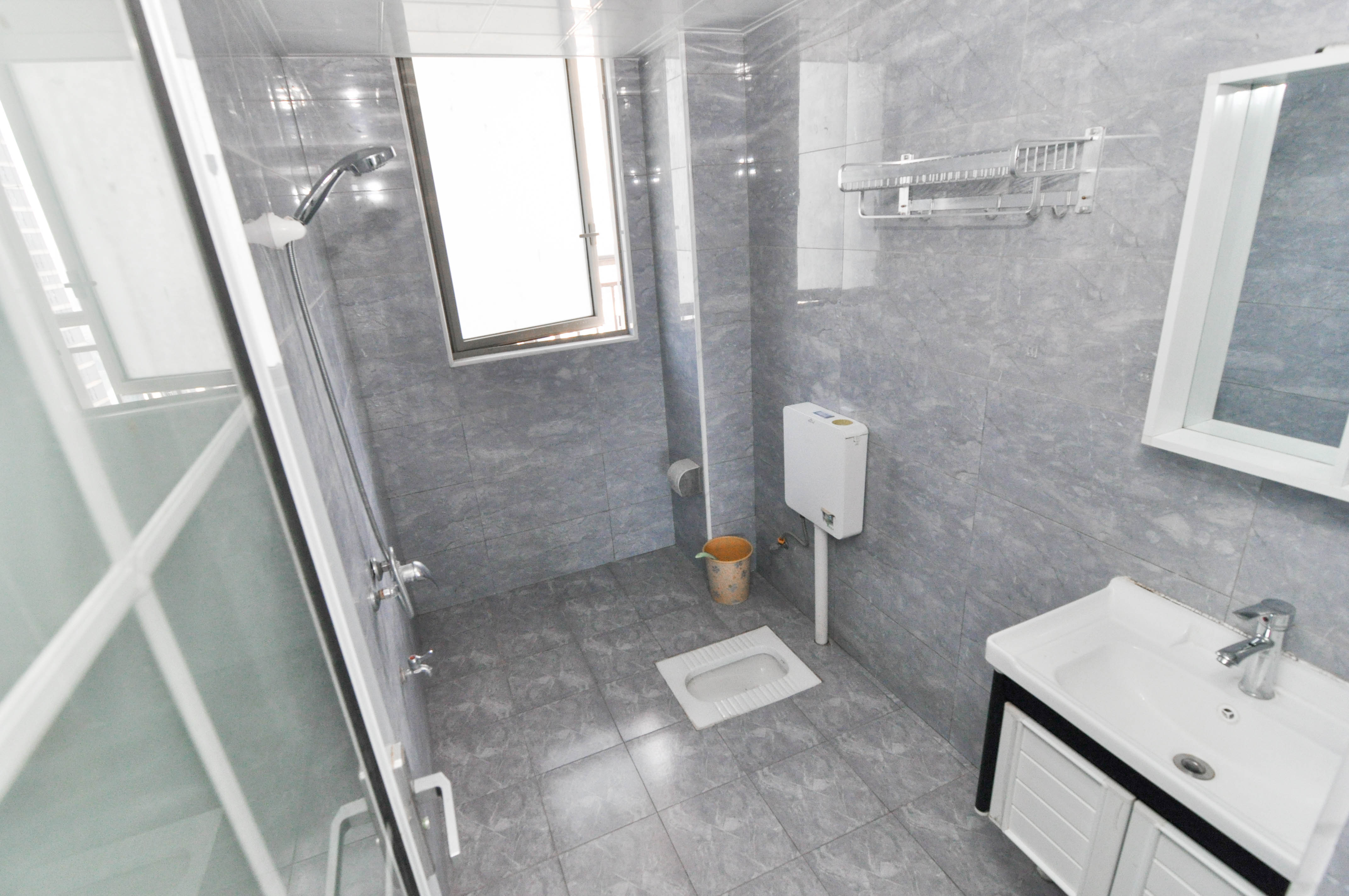 梅溪湖金茂湾  4室2厅2卫    180.0万 梅溪湖金茂湾  4室2厅2卫    180.0万卫生间