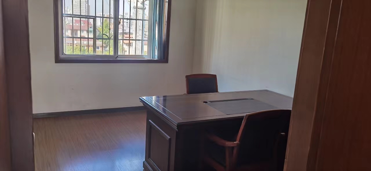 天台小区 4室2厅2卫 56.50万 天台小区 4室2厅2卫 56.50万室内图