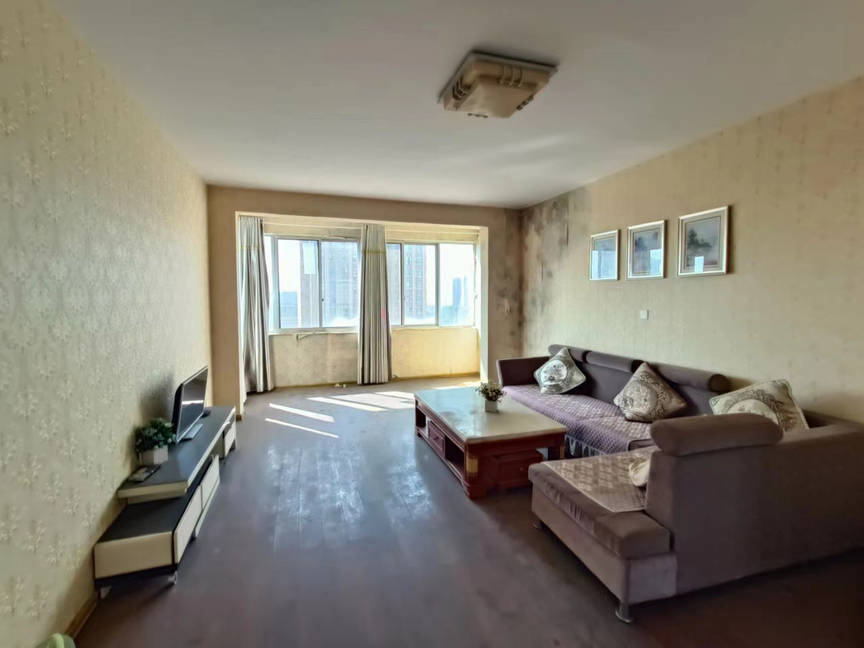 山河锦园 2室2厅1卫 70.0万 山河锦园 2室2厅1卫 70.0万室内图