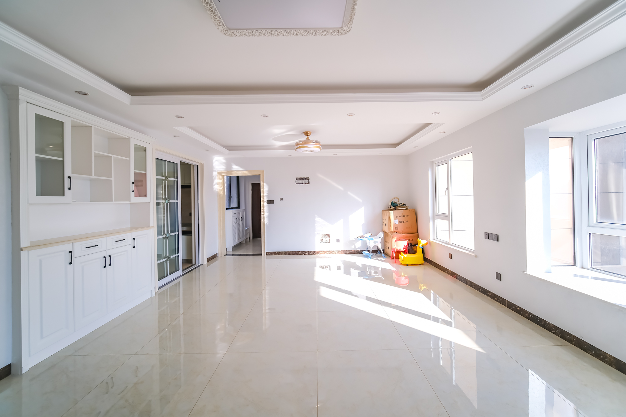 荣盛花语城  3室2厅1卫    96.8万客厅