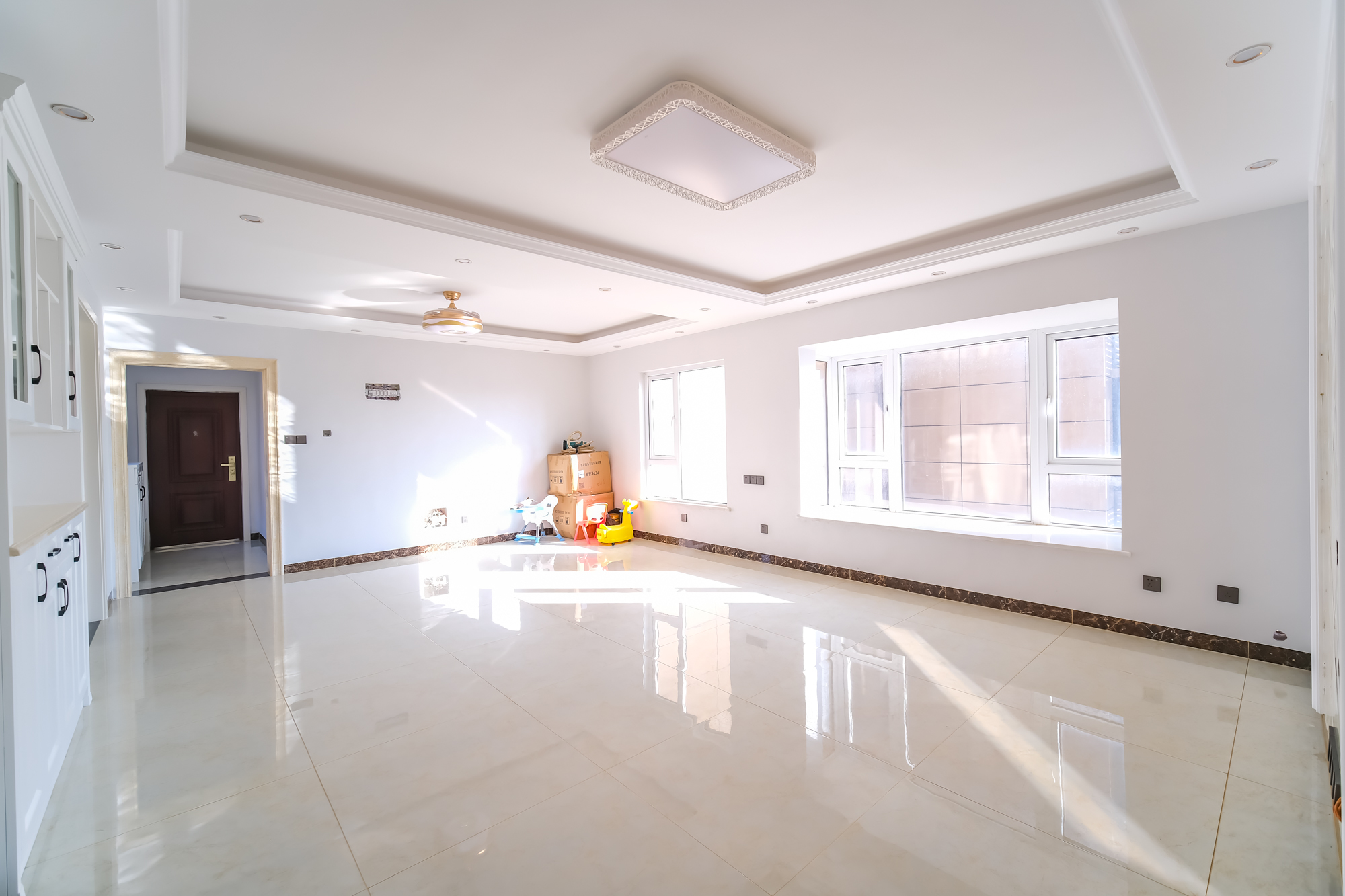 荣盛花语城  3室2厅1卫    96.8万客厅