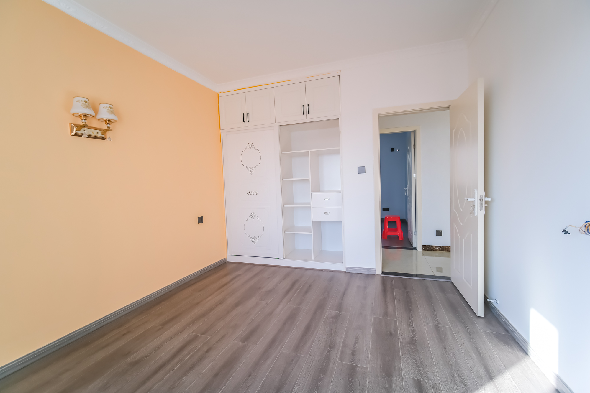 荣盛花语城  3室2厅1卫    96.8万卧室