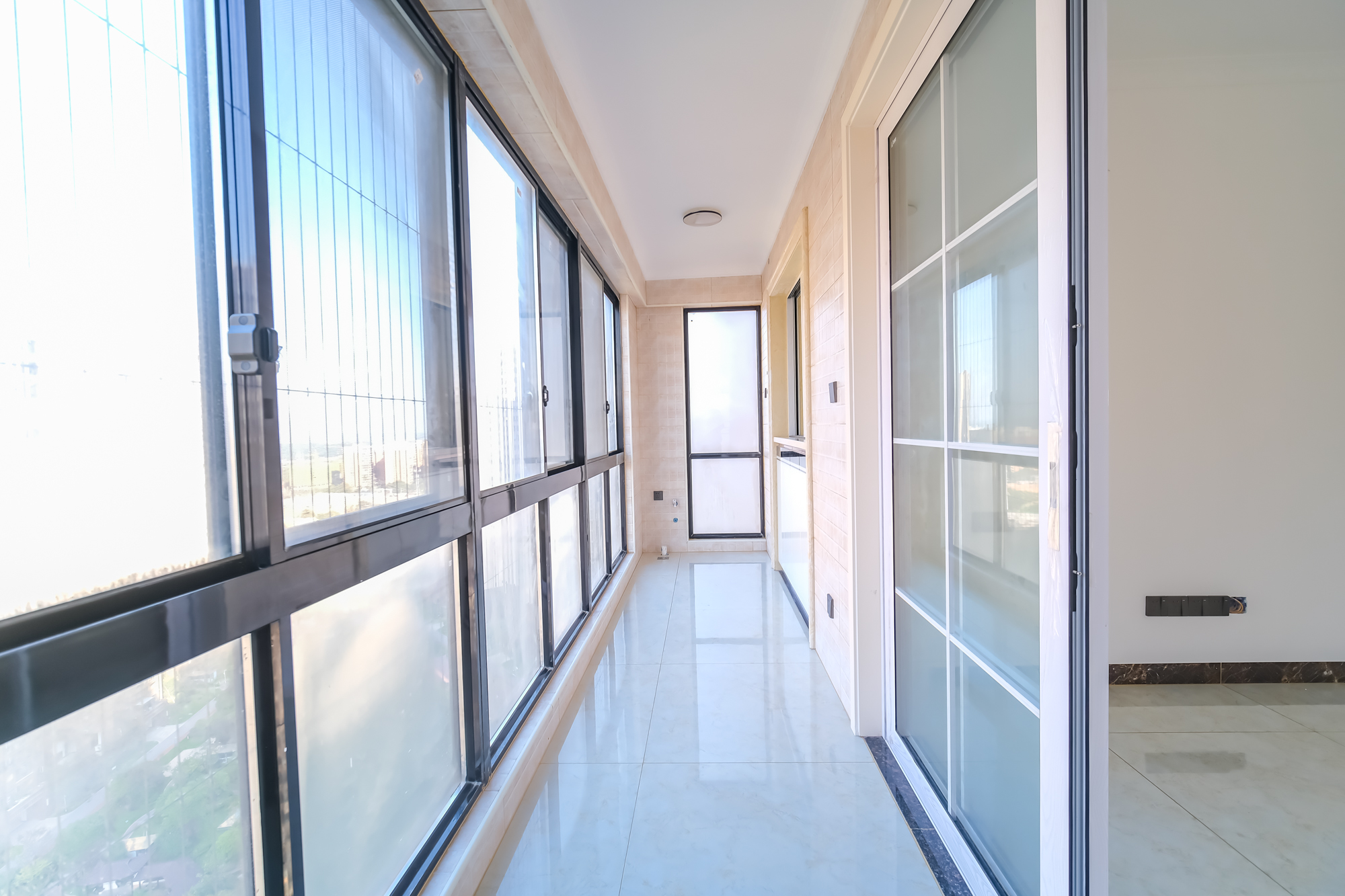 荣盛花语城  3室2厅1卫    96.8万阳台