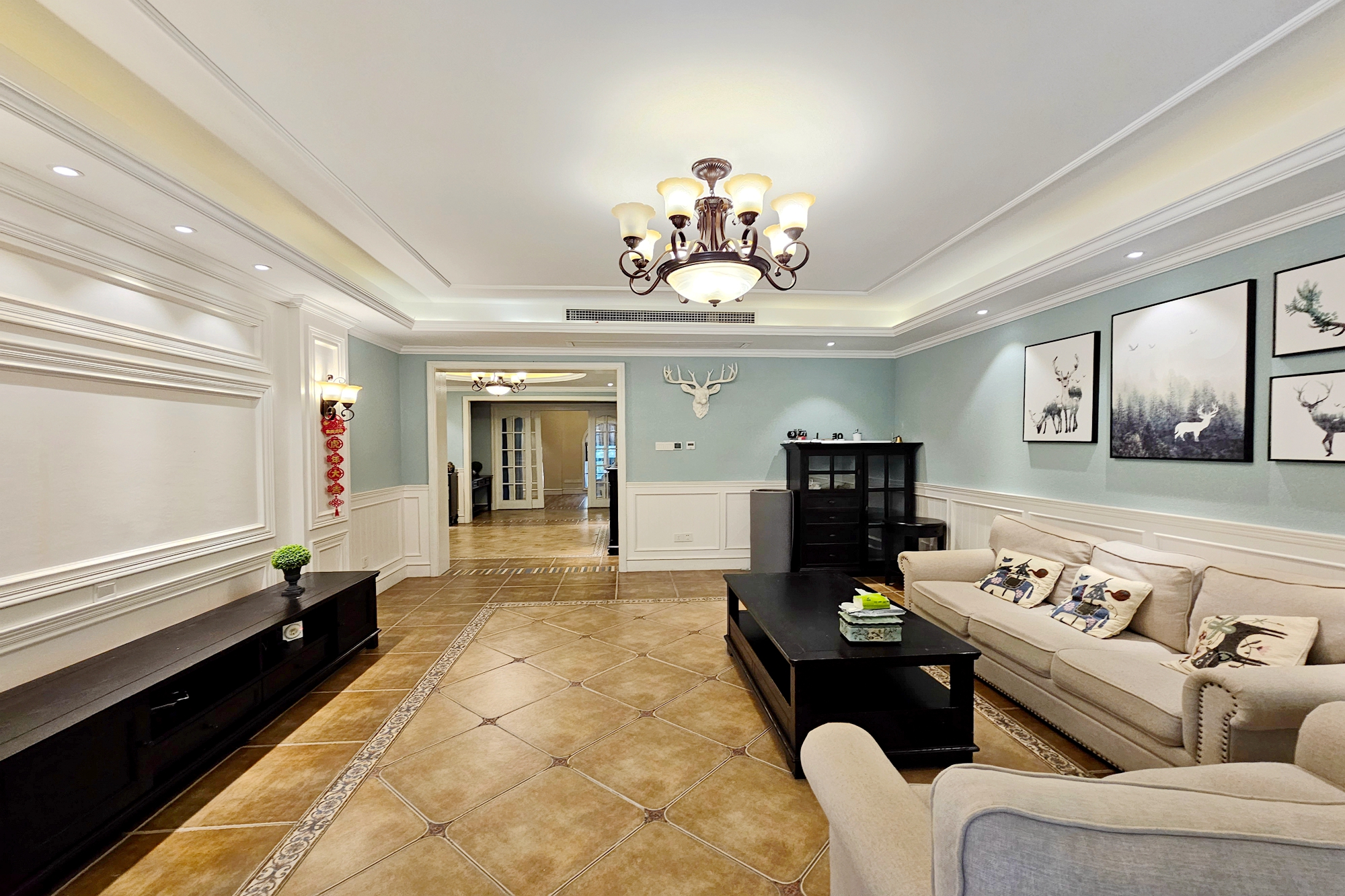 融科檀香山(融科紫檀、香山国际) 4室2厅2卫 365.0万 融科檀香山(融科紫檀、香山国际) 4室2厅2卫 365.0万客厅