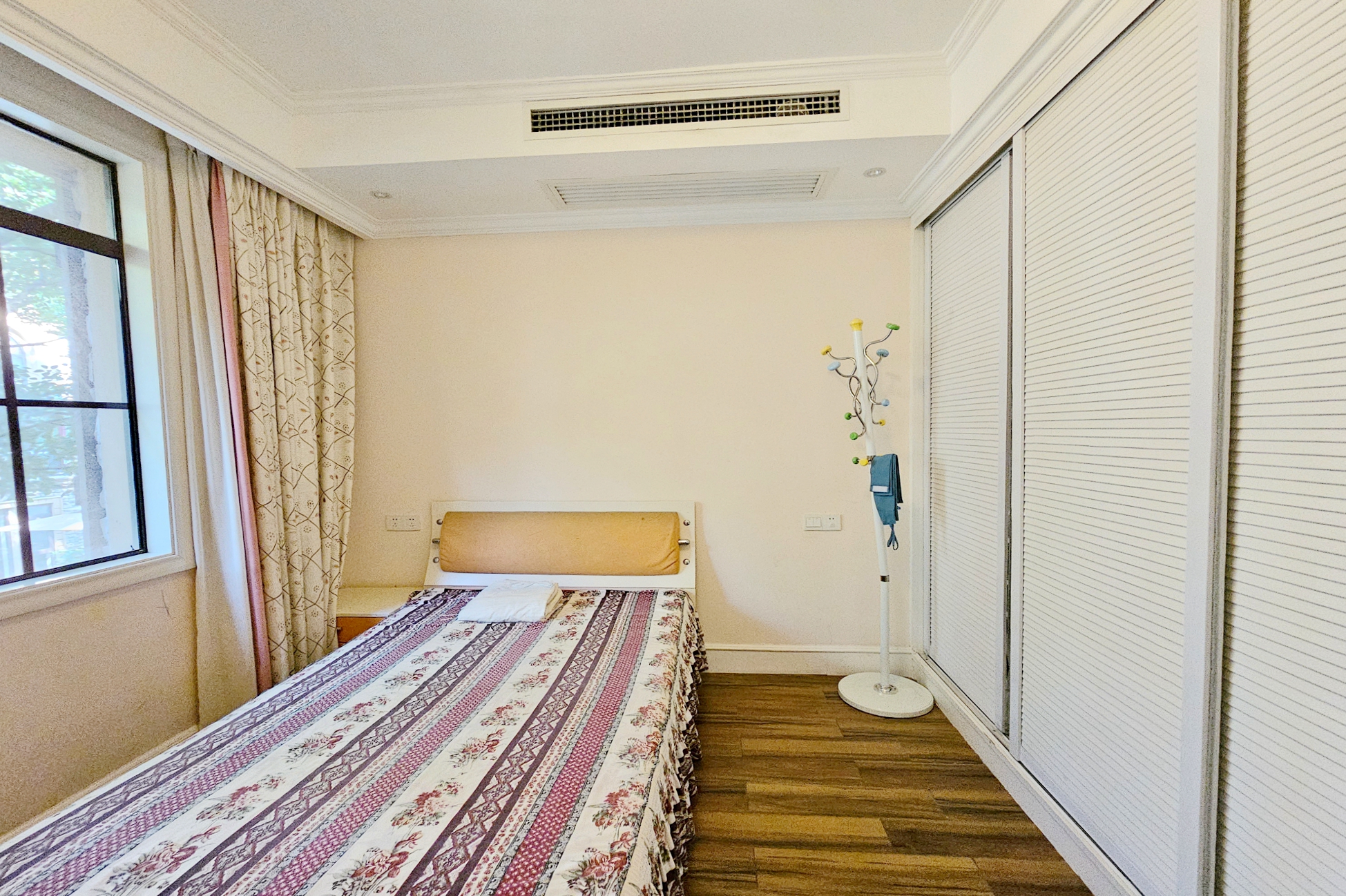 融科檀香山(融科紫檀、香山国际) 4室2厅2卫 365.0万 融科檀香山(融科紫檀、香山国际) 4室2厅2卫 365.0万卧室