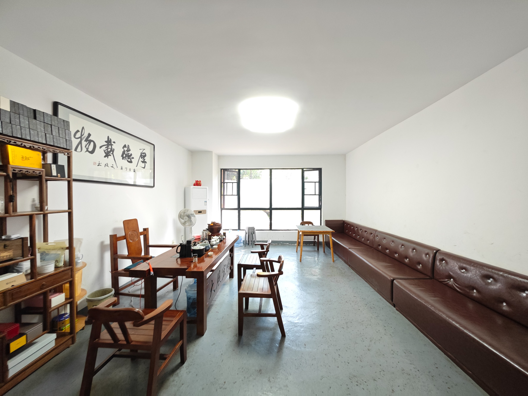 翡翠云天  4室2厅2卫   116.00万客厅