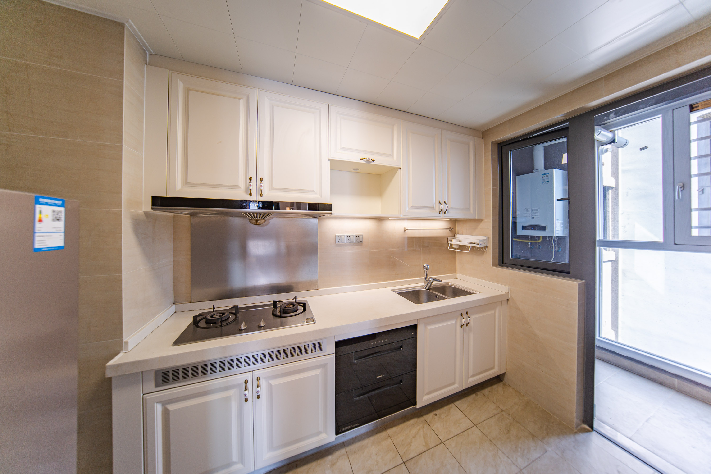 恒大文化旅游城A区  2室2厅1卫    55.0万 恒大文化旅游城A区  2室2厅1卫    55.0万厨房