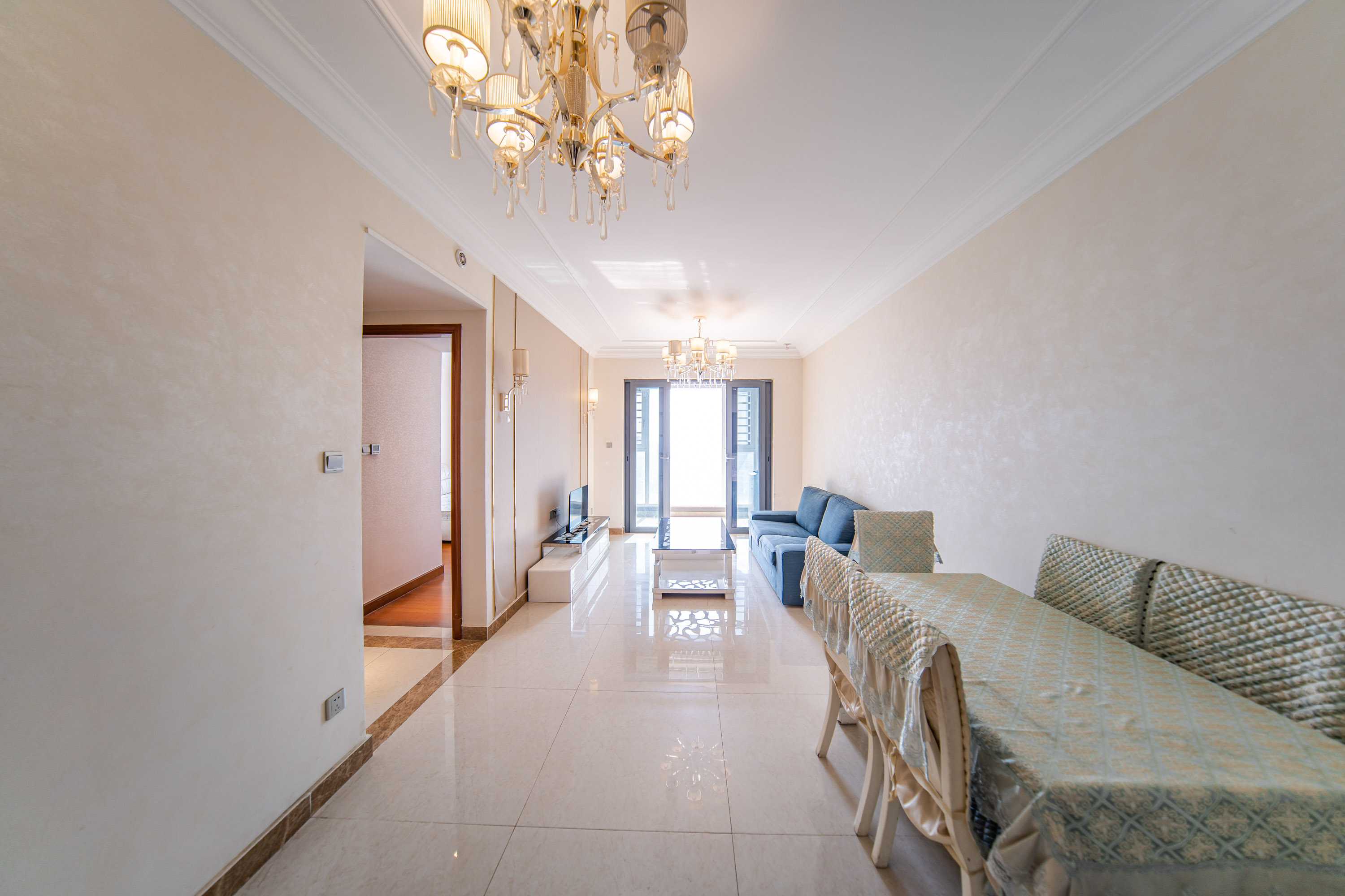 恒大文化旅游城A区  2室2厅1卫    55.0万 恒大文化旅游城A区  2室2厅1卫    55.0万客厅