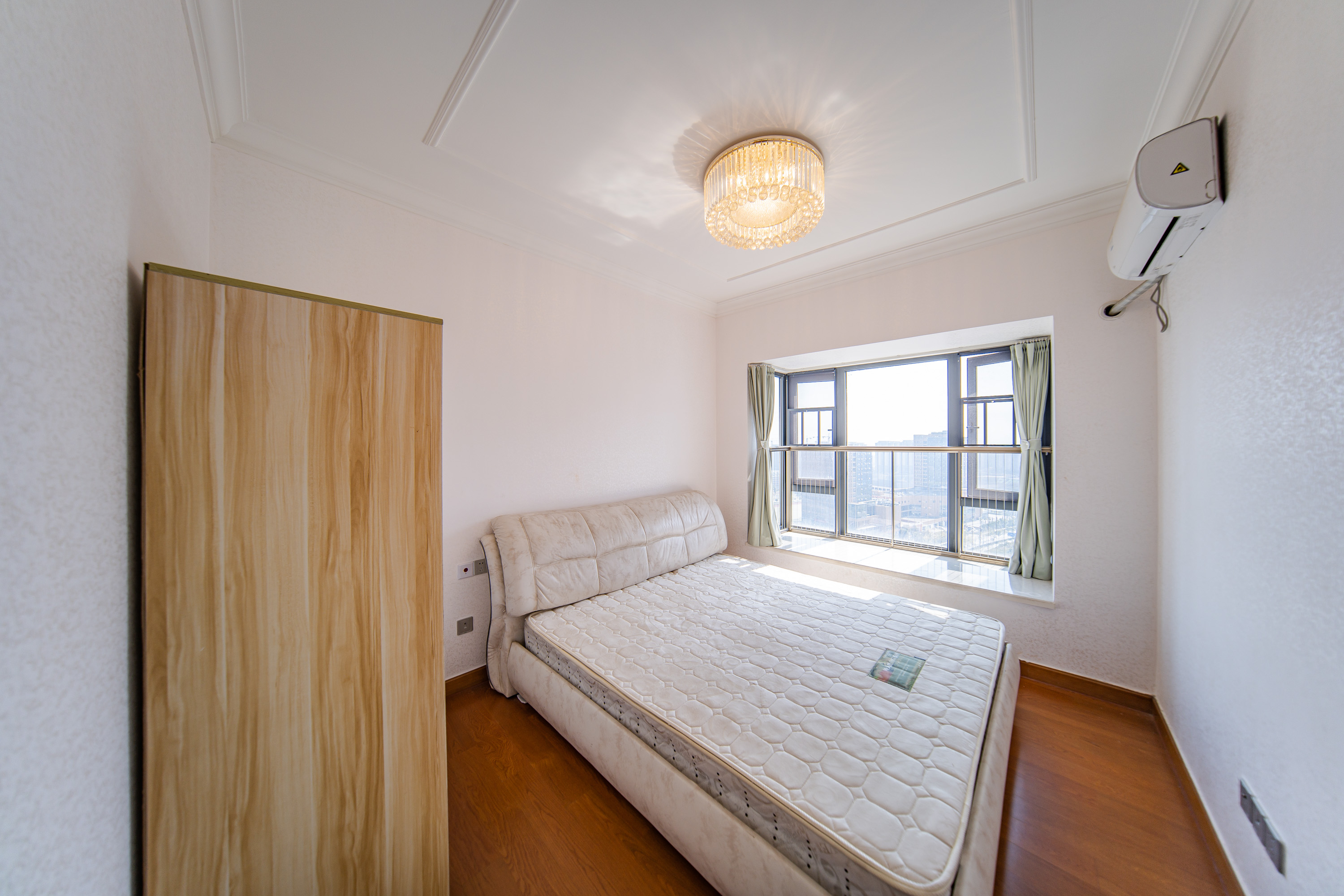 恒大文化旅游城A区  2室2厅1卫    55.0万 恒大文化旅游城A区  2室2厅1卫    55.0万卧室