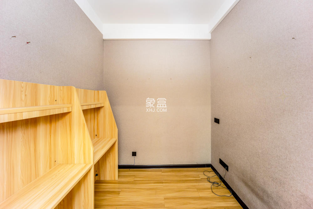 興威名城  3室2廳1衛(wèi)   85.00萬