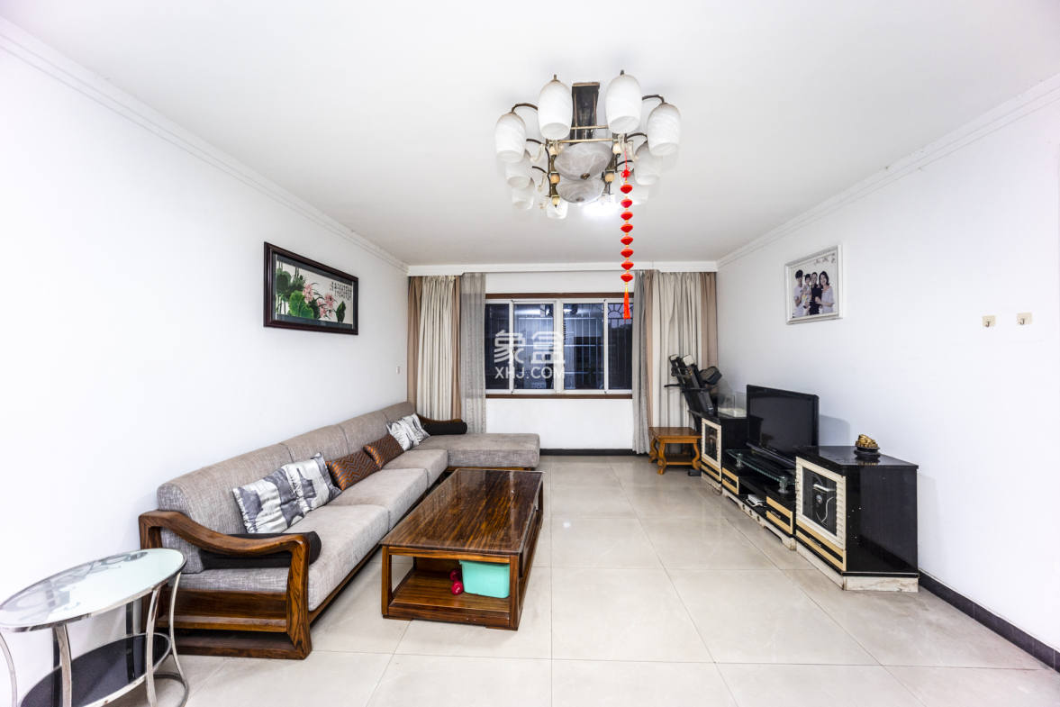 杏花园公寓 4室2厅2卫 98.0万 杏花园公寓 4室2厅2卫 98.0万客厅