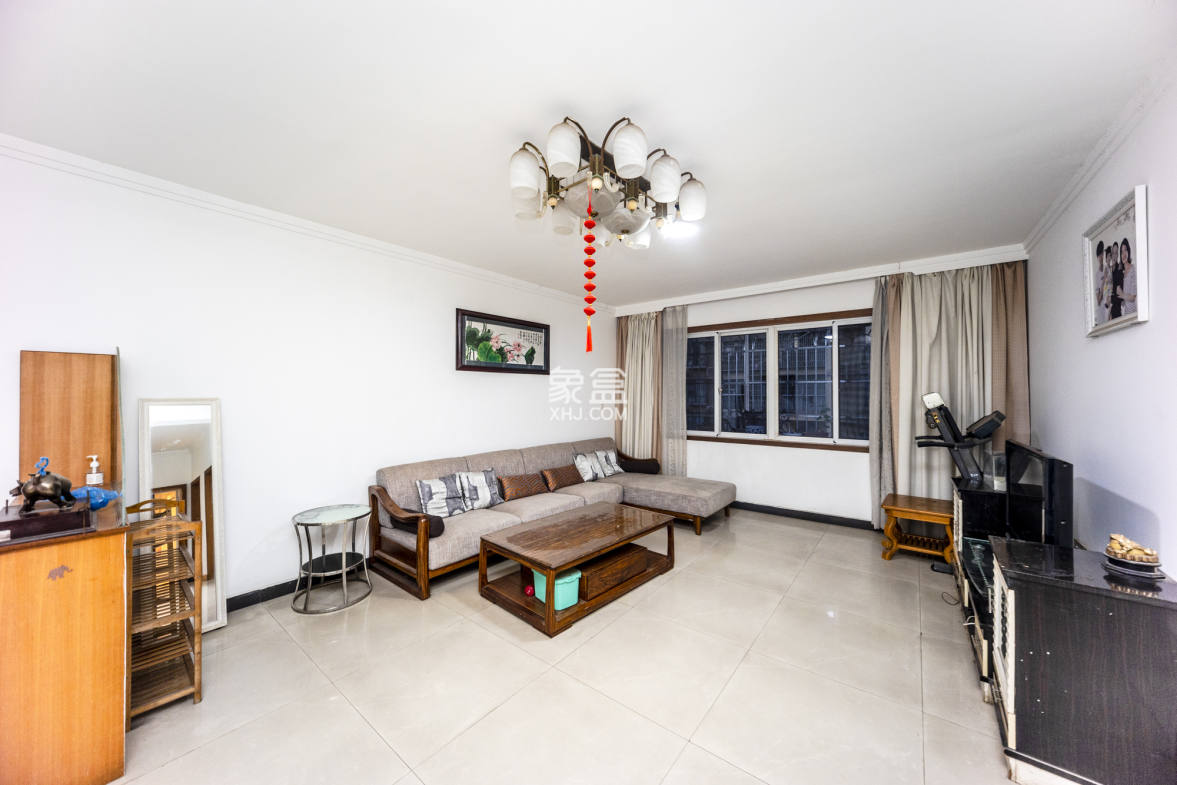 杏花园公寓 4室2厅2卫 98.0万 杏花园公寓 4室2厅2卫 98.0万客厅