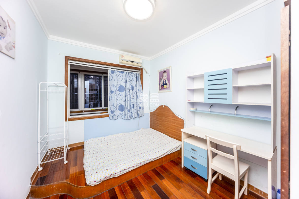 杏花园公寓 4室2厅2卫 98.0万 杏花园公寓 4室2厅2卫 98.0万卧室