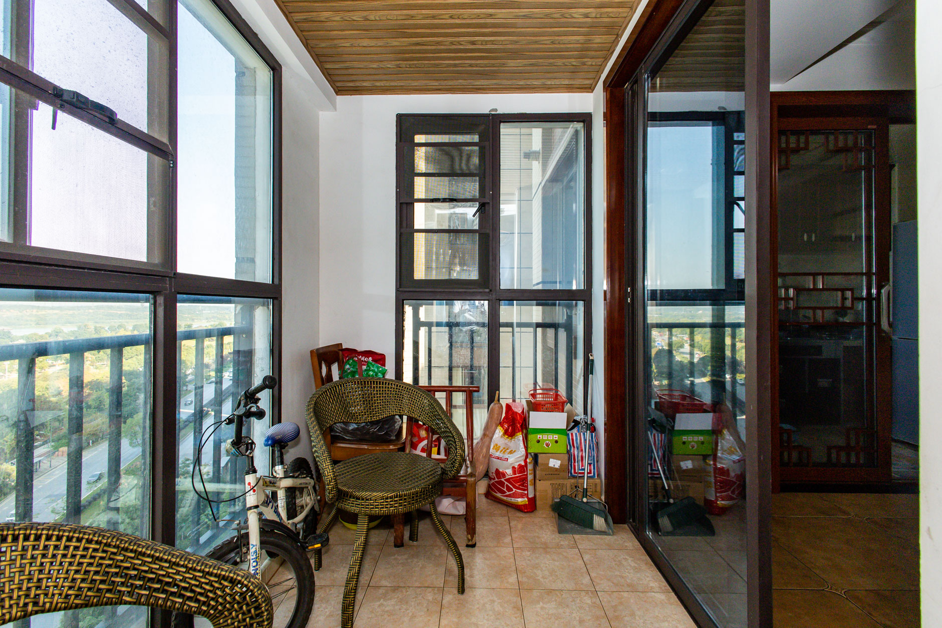 国泰九龙湾 4室2厅2卫 150.0万 国泰九龙湾 4室2厅2卫 150.0万阳台