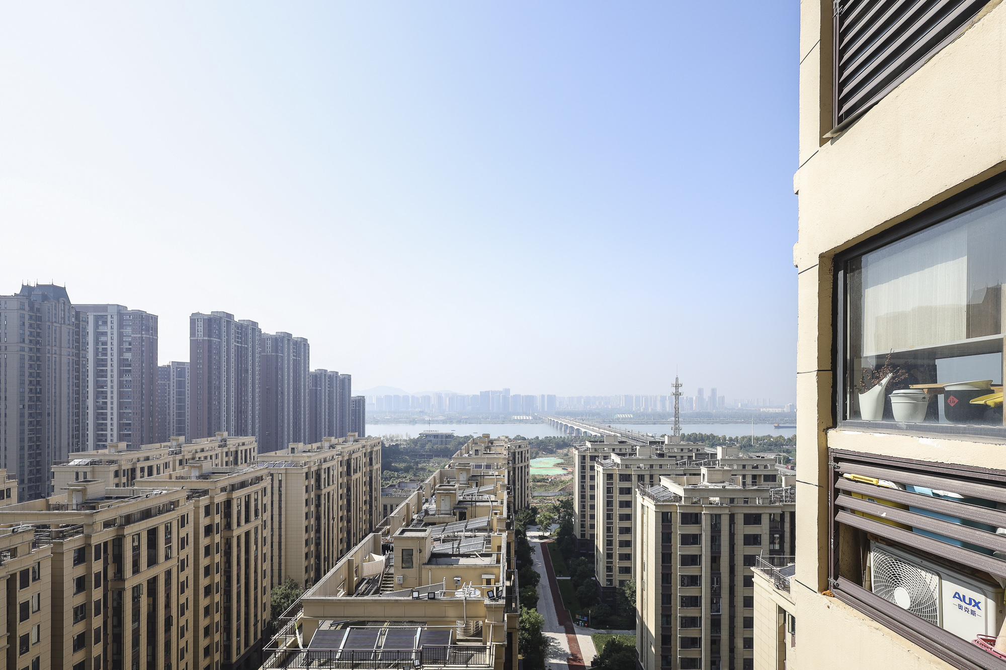 绿地海外滩二期  4室2厅2卫   88.00万其他