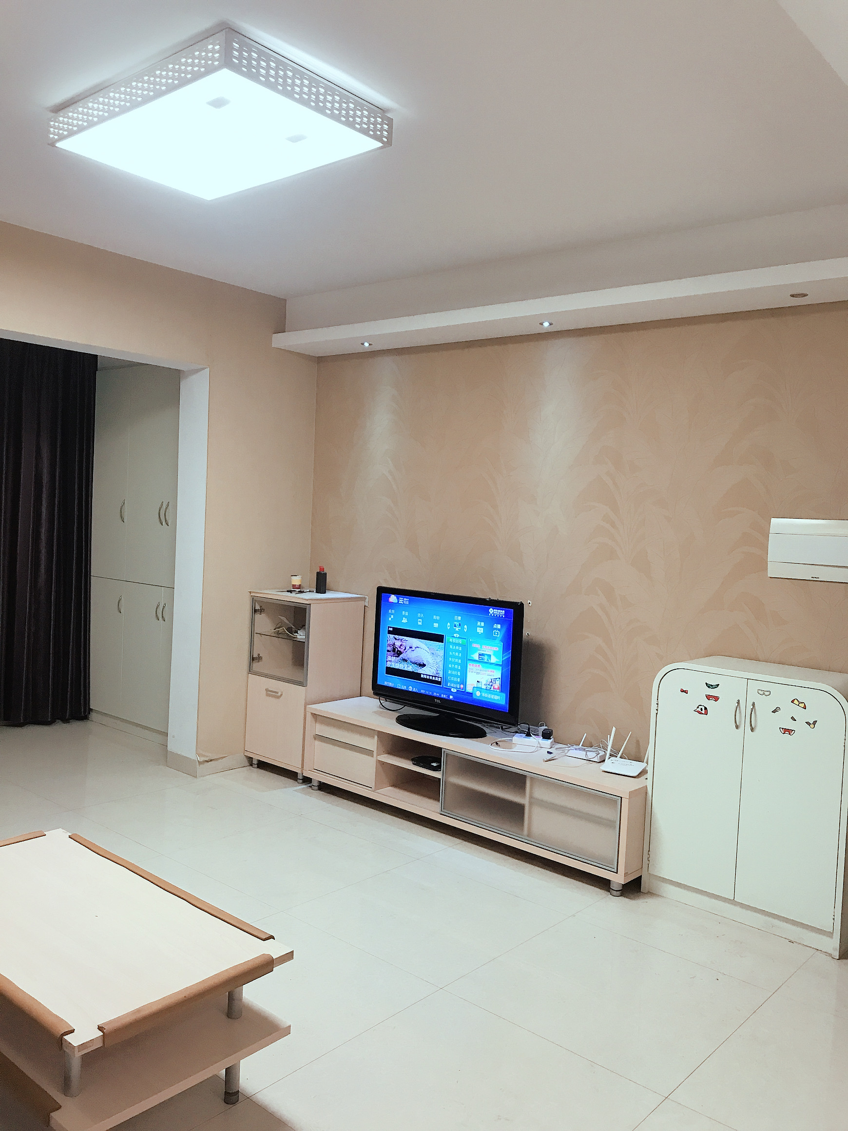 名仕华府  3室2厅1卫   2300.00元/月室内图