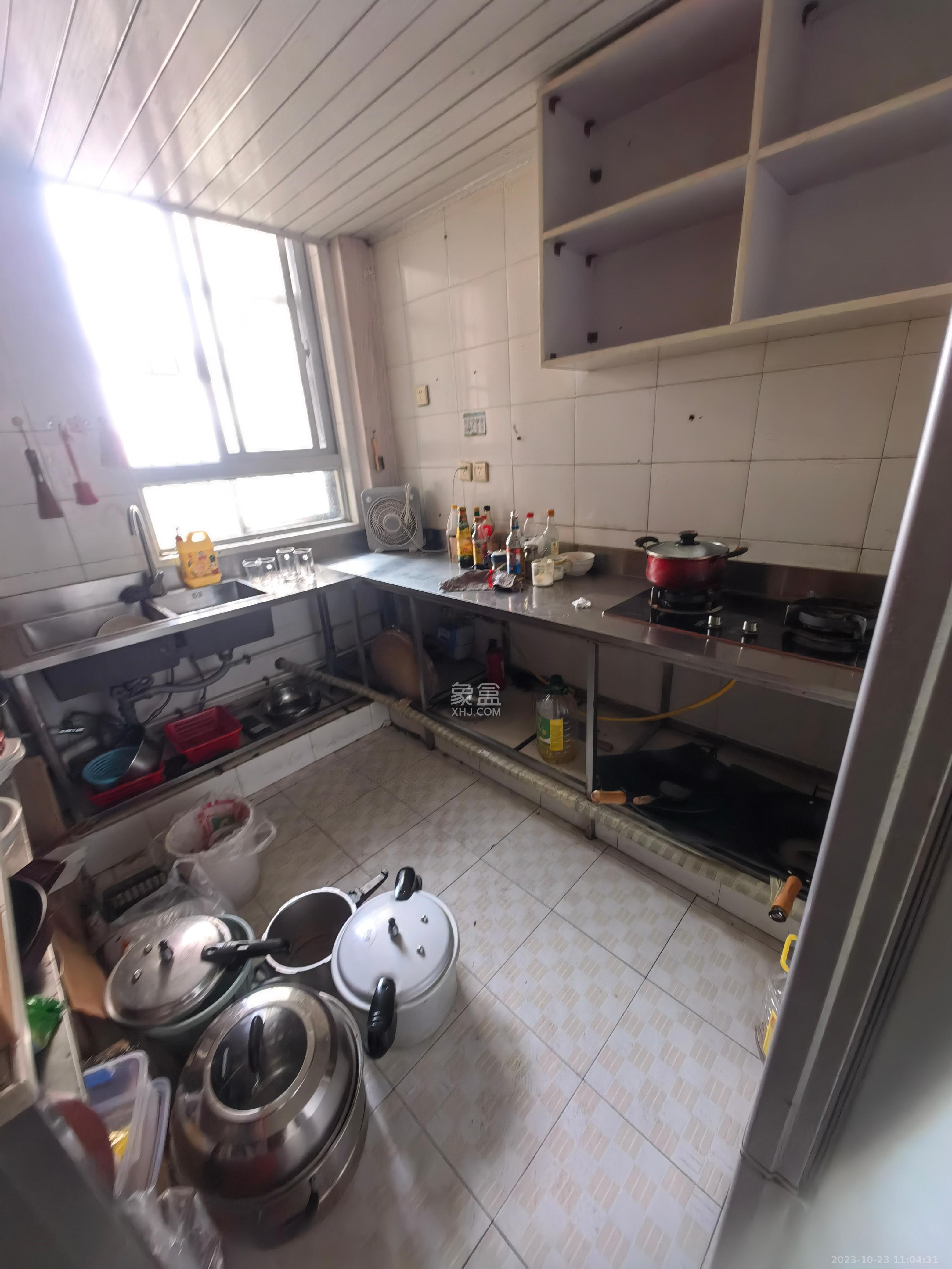 新世界百货（湖南供销大厦）  3室1厅1卫   8500.00元/月室内图