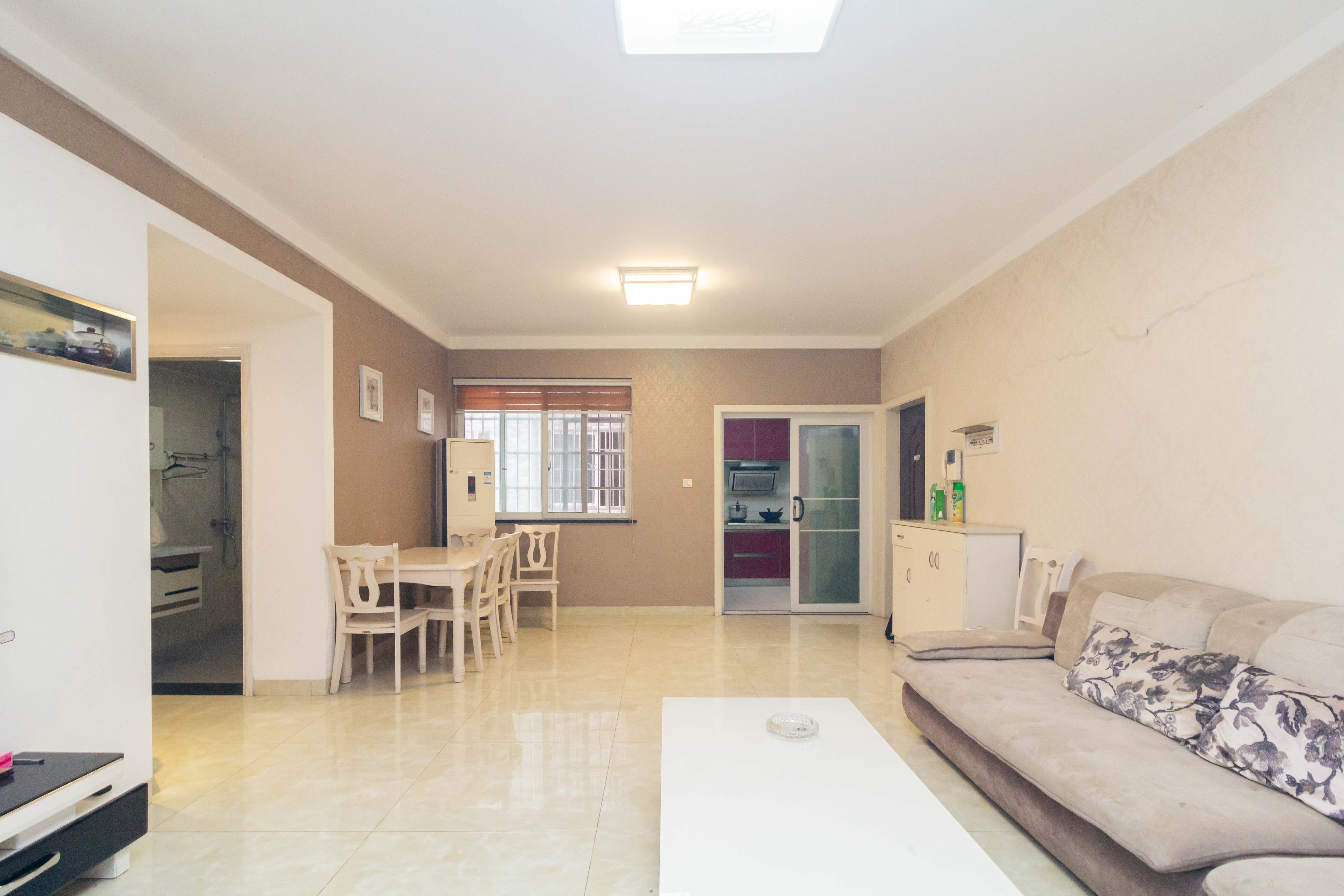 明天一城  2室2厅1卫    48.0万 明天一城  2室2厅1卫    48.0万客厅