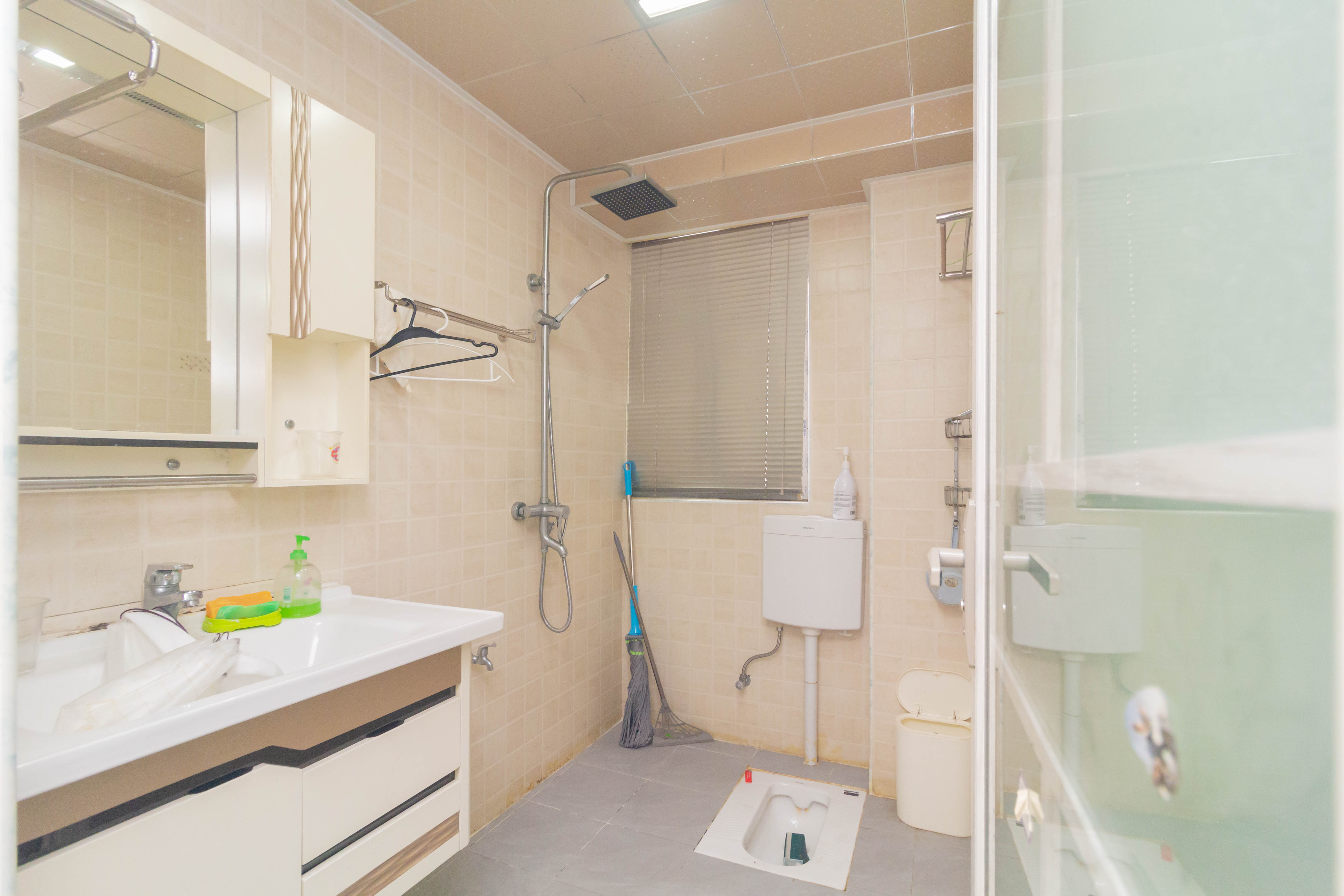 明天一城  2室2厅1卫    48.0万 明天一城  2室2厅1卫    48.0万卫生间