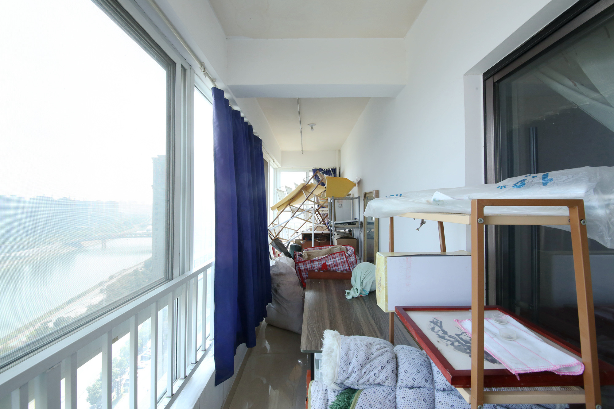 先锋东外滩  2室2厅2卫   81.00万阳台