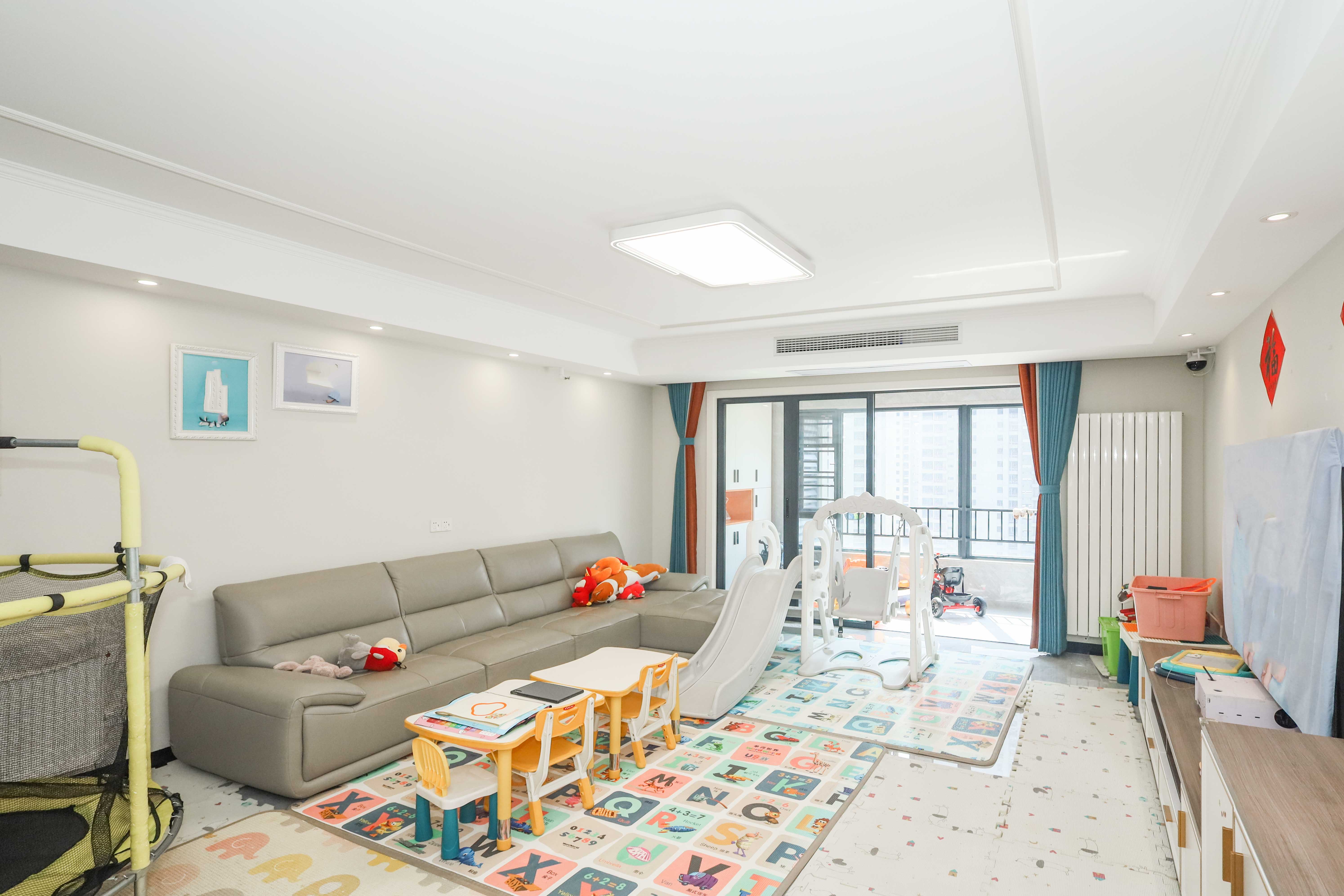 南山梅溪一方  4室2厅2卫   285.00万