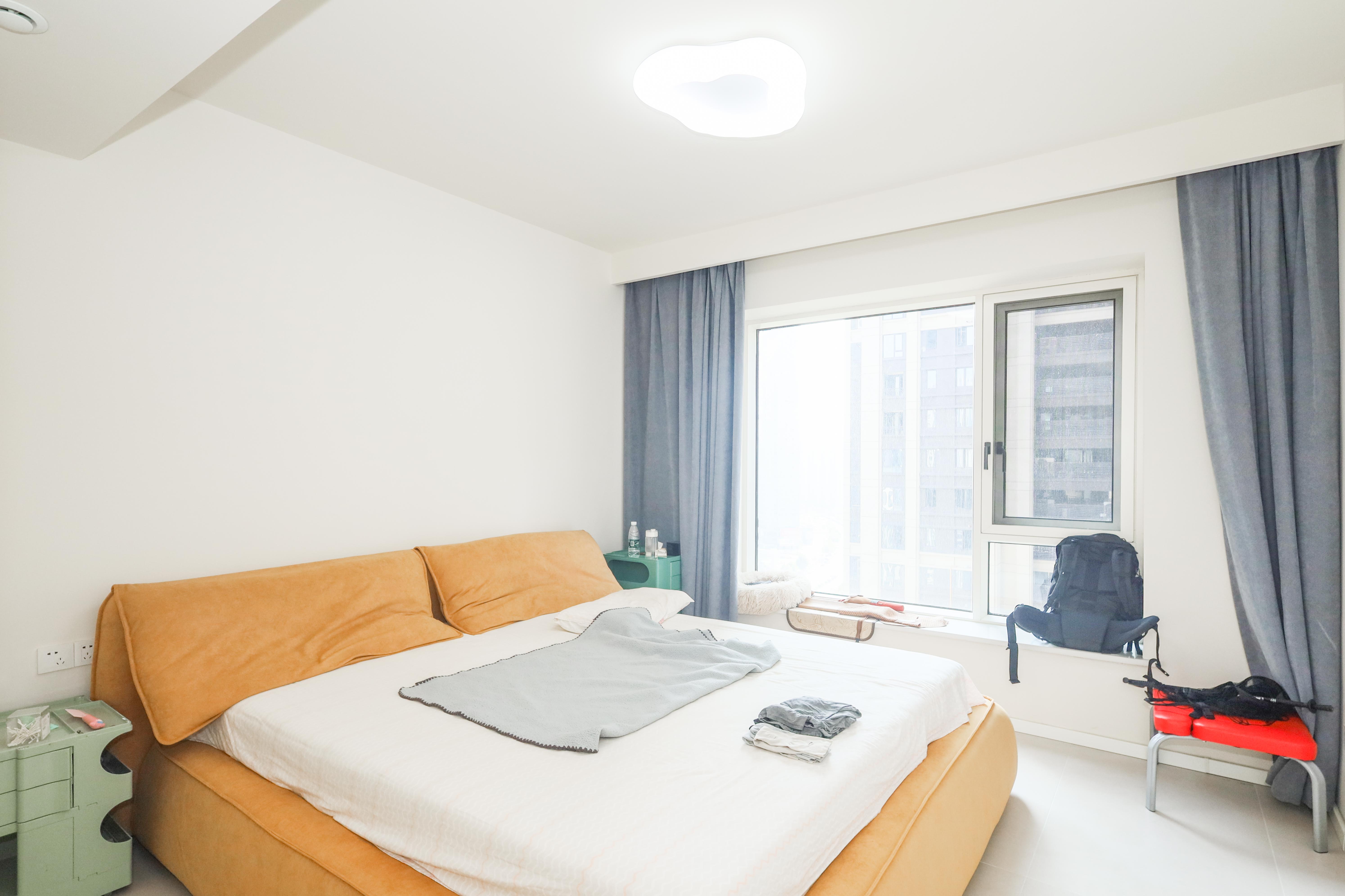 建发央著  4室2厅2卫   208.00万卧室