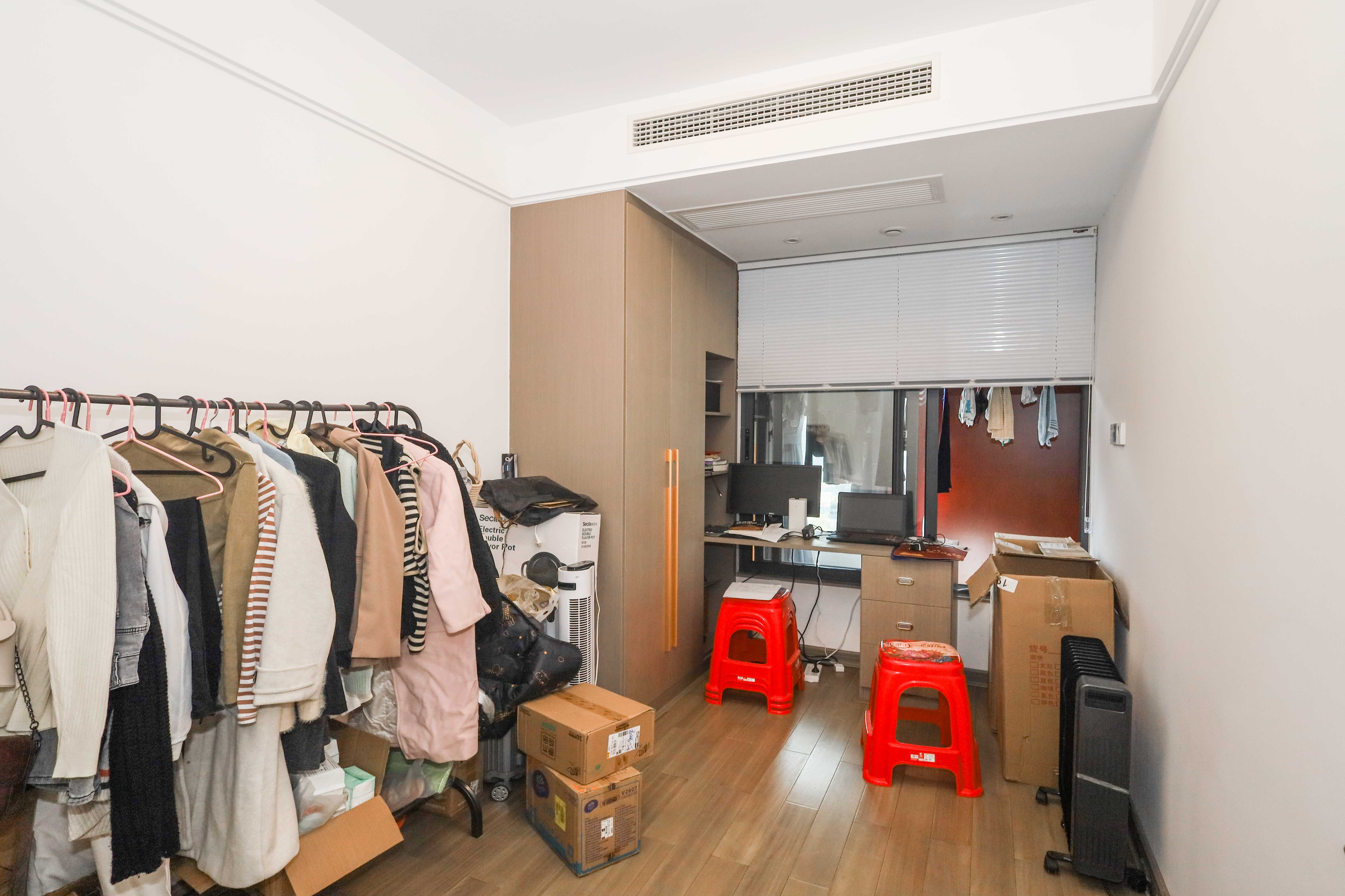 建发央著  3室2厅2卫   181.00万卧室