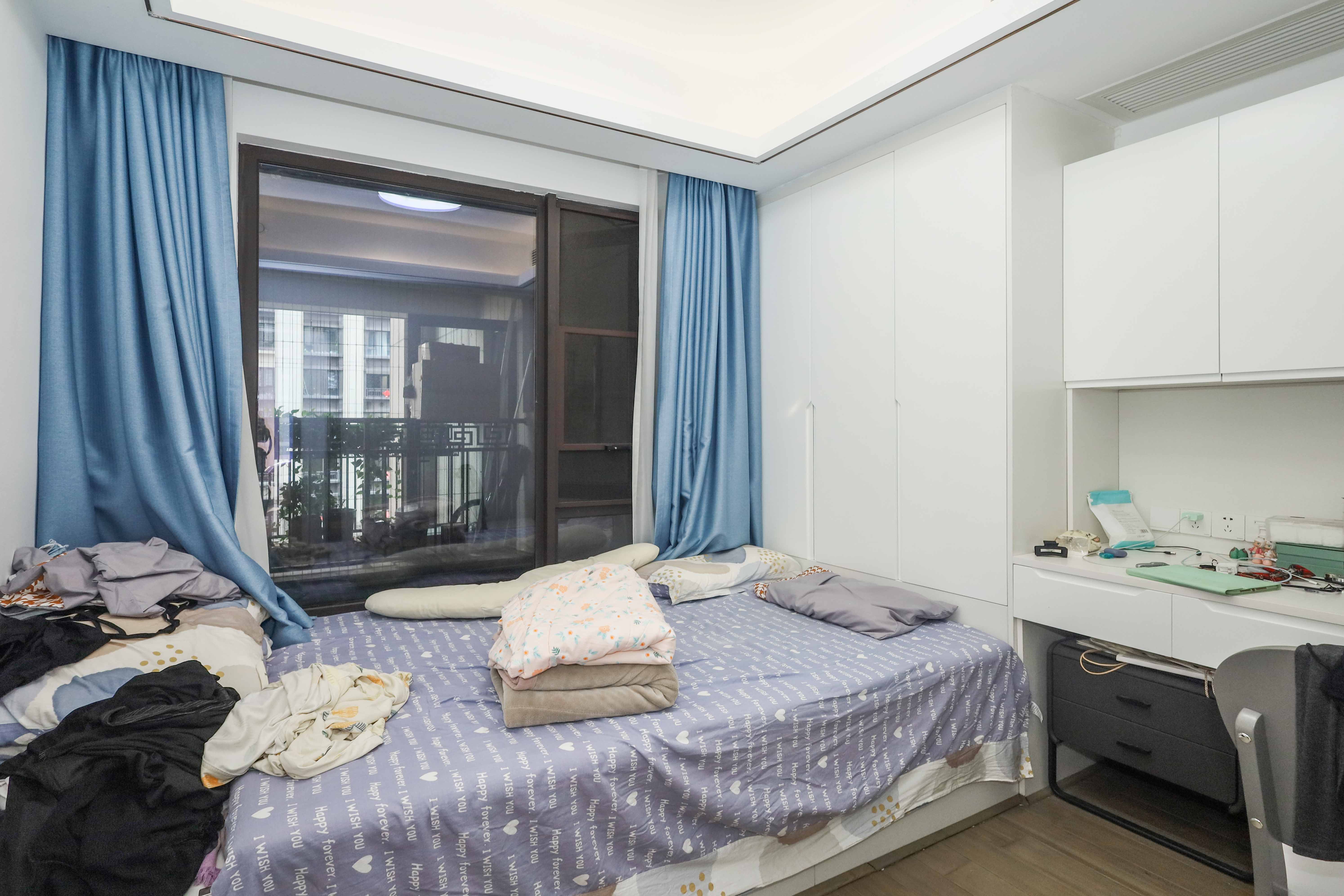 建发央著  3室2厅2卫   181.00万卧室