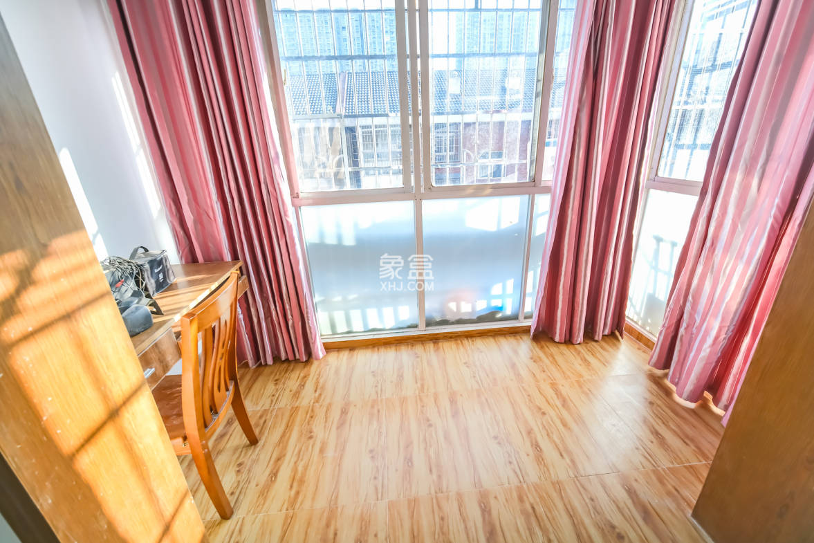 湘瑞家园 2室2厅1卫 47.86万 湘瑞家园 2室2厅1卫 47.86万阳台