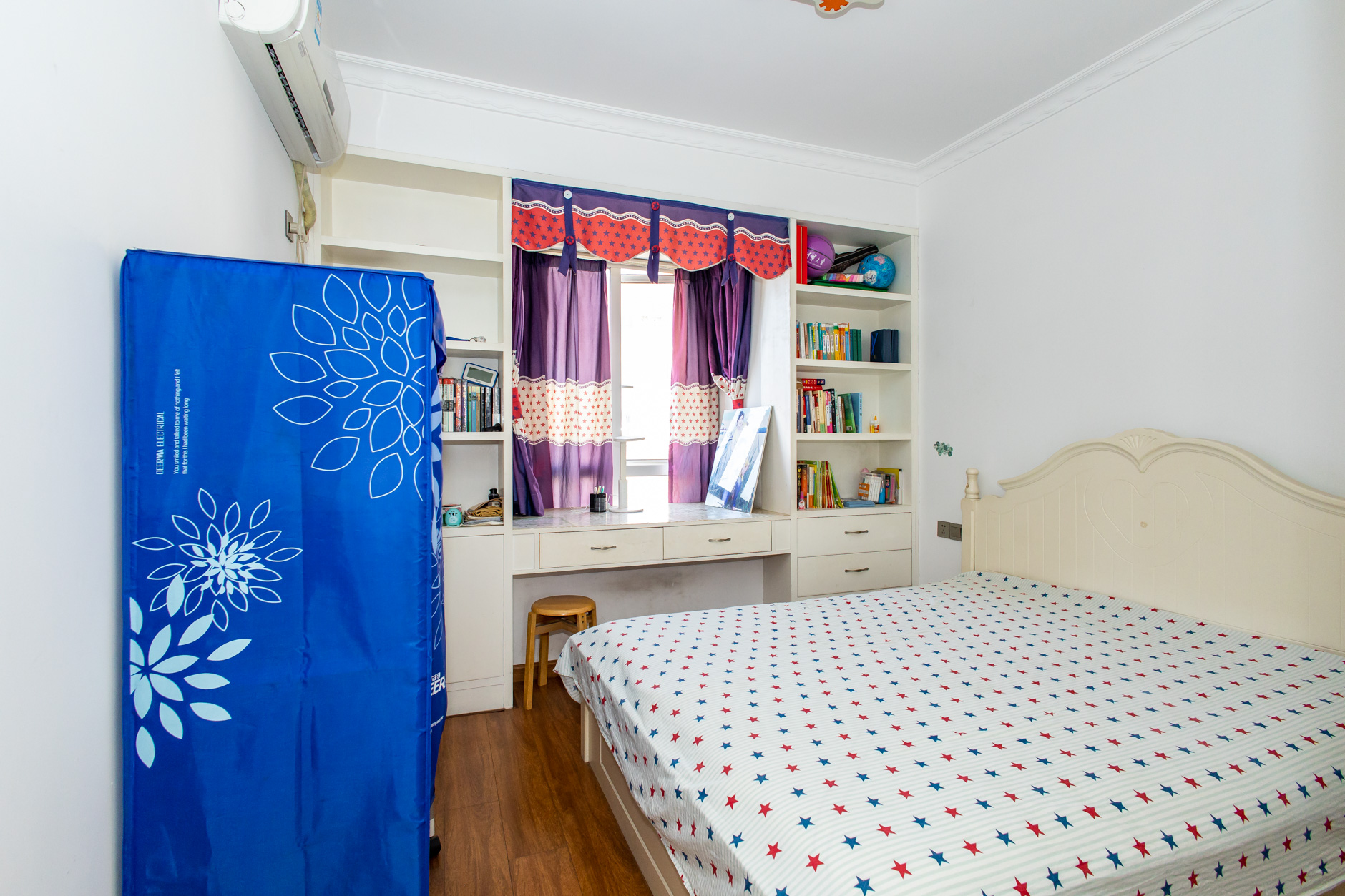 恒广国际景园一二区  3室2厅2卫    112.8万 恒广国际景园一二区  3室2厅2卫    112.8万卧室