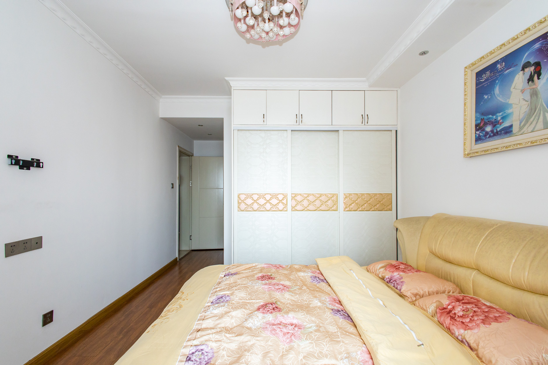 恒广国际景园一二区  3室2厅2卫    112.8万 恒广国际景园一二区  3室2厅2卫    112.8万卧室