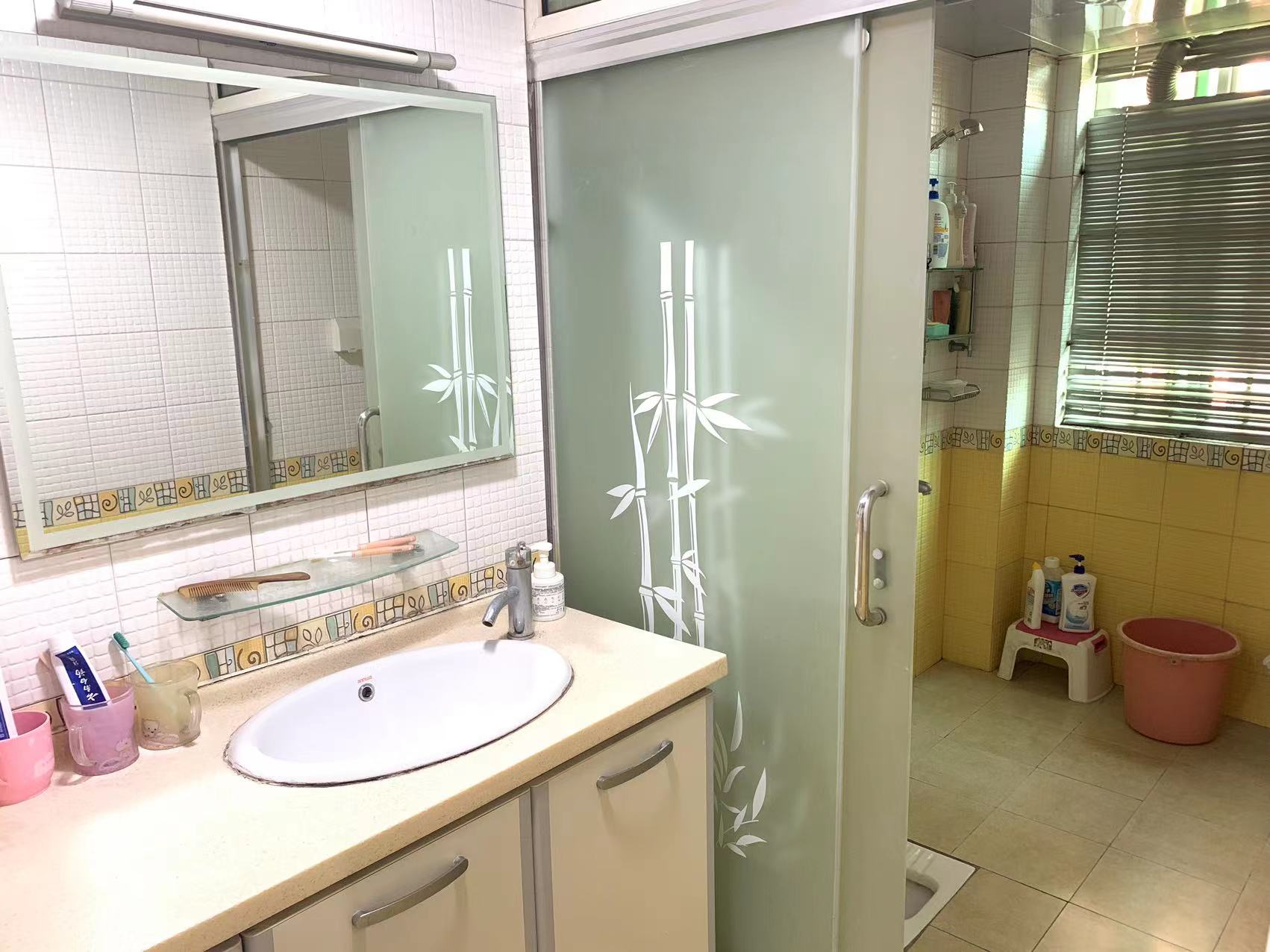 湘银二期世纪花园 5室2厅2卫 75.0万 湘银二期世纪花园 5室2厅2卫 75.0万室内图