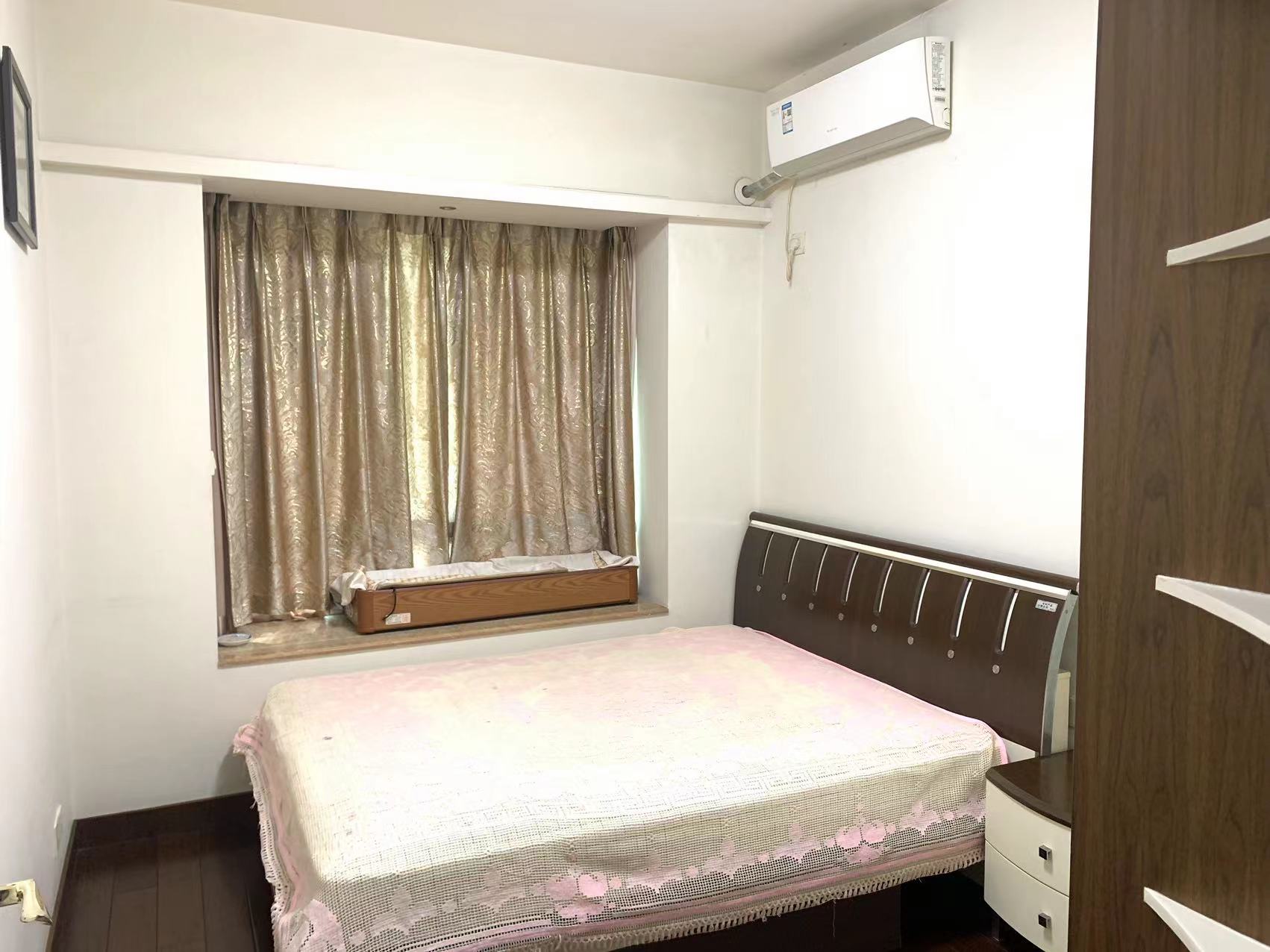 湘银二期世纪花园 5室2厅2卫 75.0万 湘银二期世纪花园 5室2厅2卫 75.0万室内图