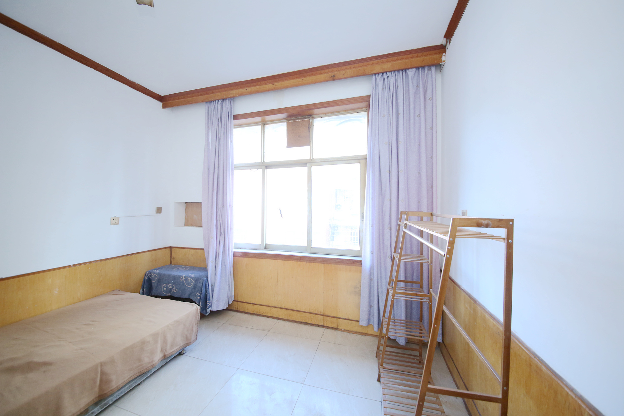 燕山街社区  3室1厅1卫   54.00万其他