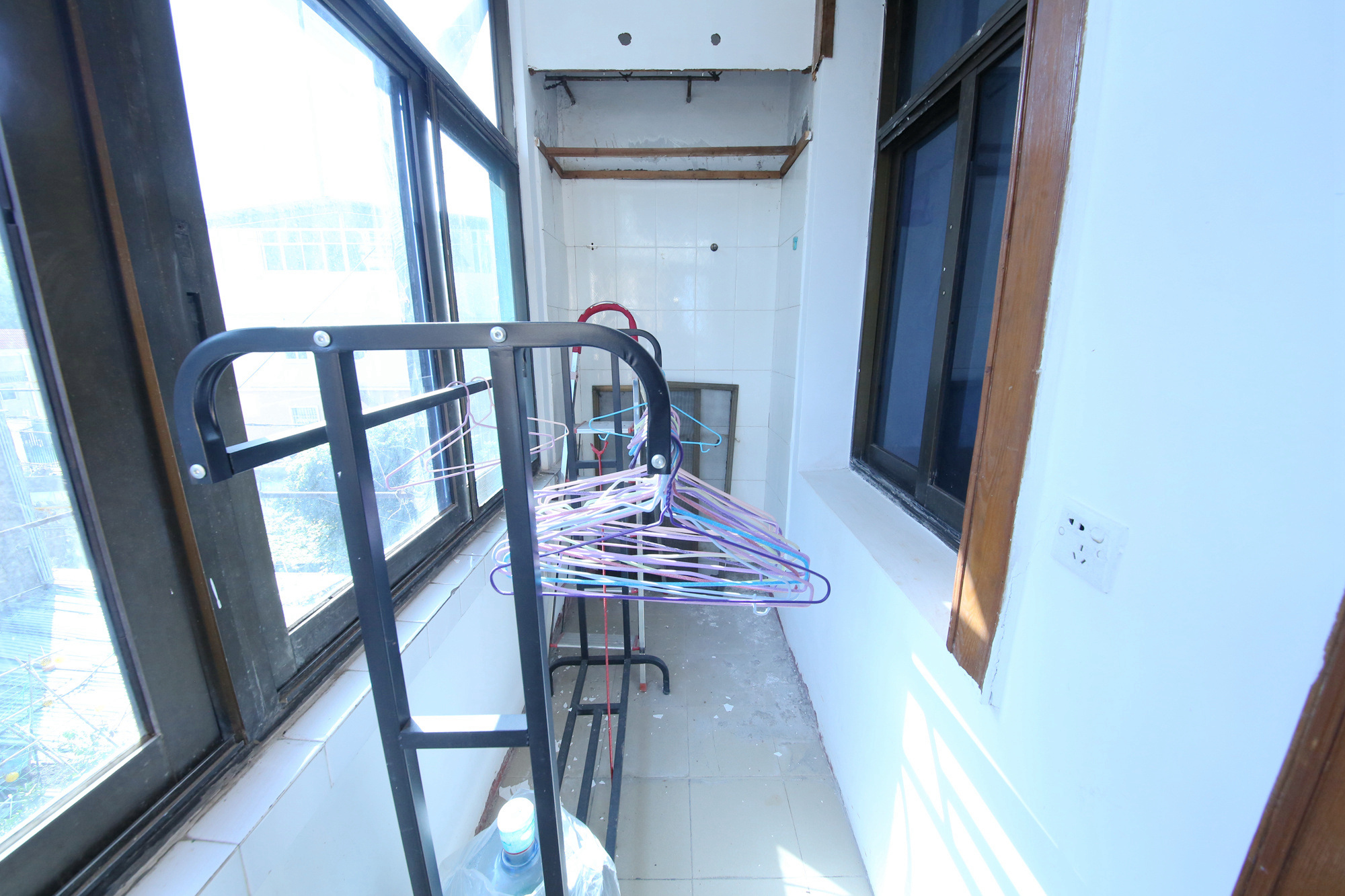 燕山街社区  3室1厅1卫   54.00万阳台