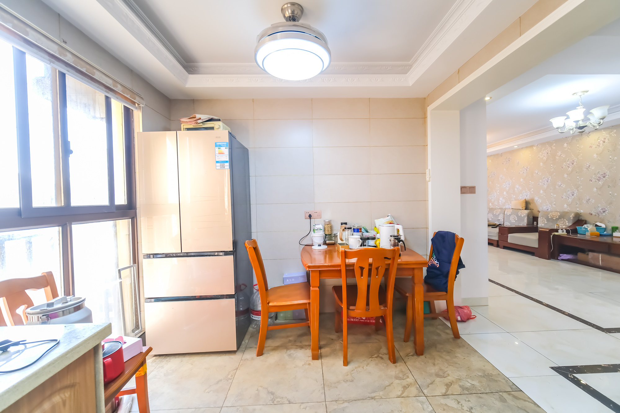 保利香槟国际 3室2厅1卫 78.0万 保利香槟国际 3室2厅1卫 78.0万厨房