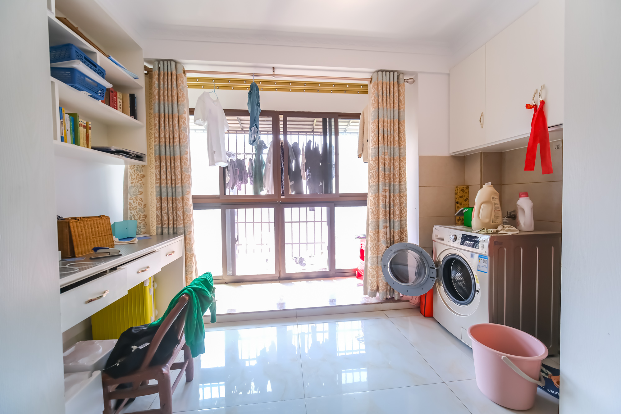 保利香槟国际 3室2厅1卫 78.0万 保利香槟国际 3室2厅1卫 78.0万阳台