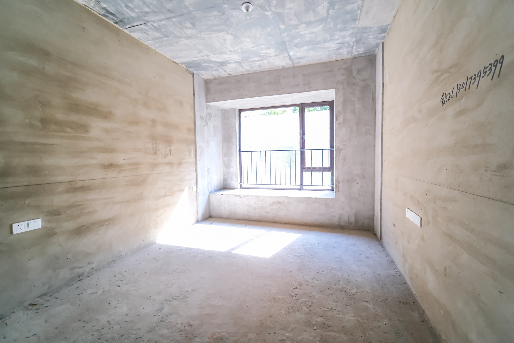 合能枫丹新里  4室2厅3卫    180.0万 合能枫丹新里  4室2厅3卫    180.0万卧室